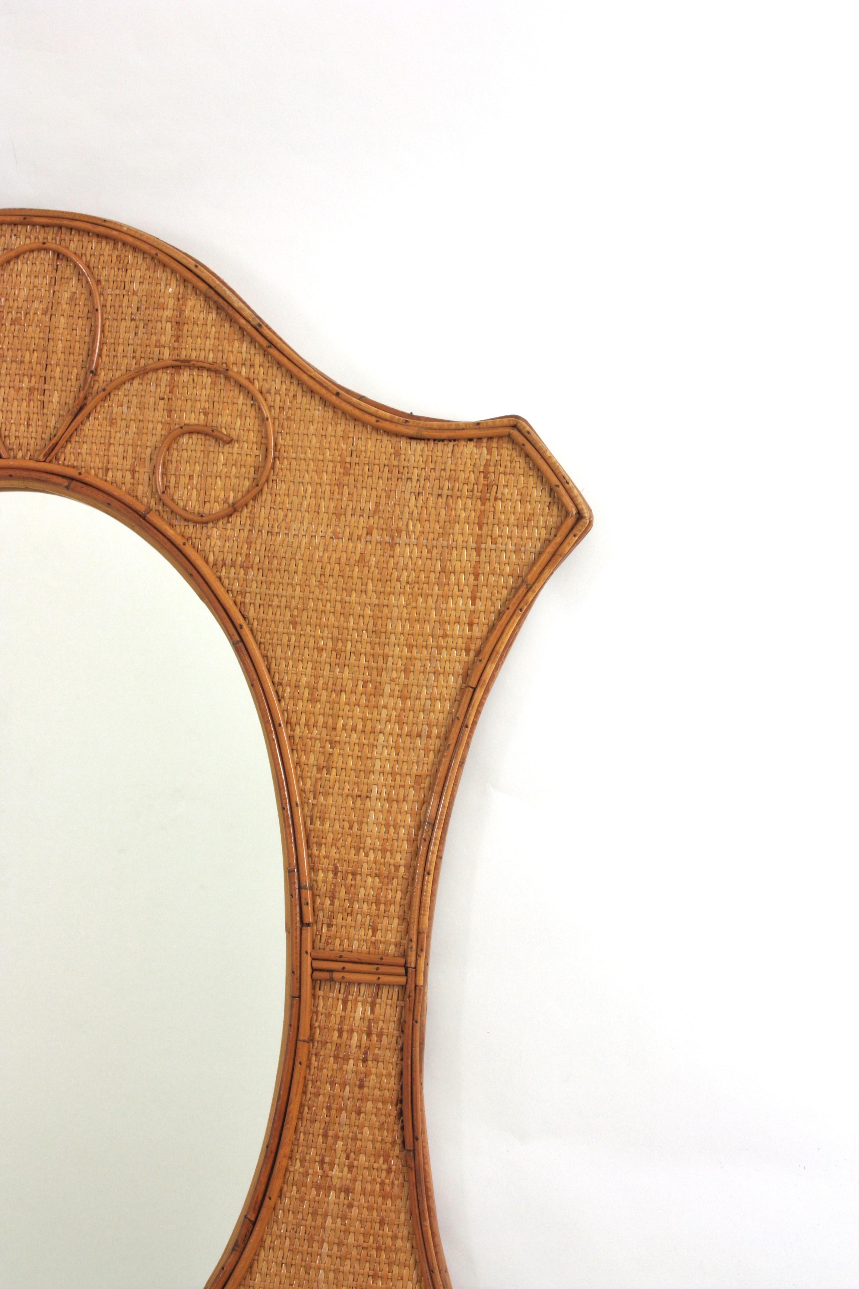 Canna Specchio da parete organico moderno di design italiano, rattan, vimini intrecciato in vendita