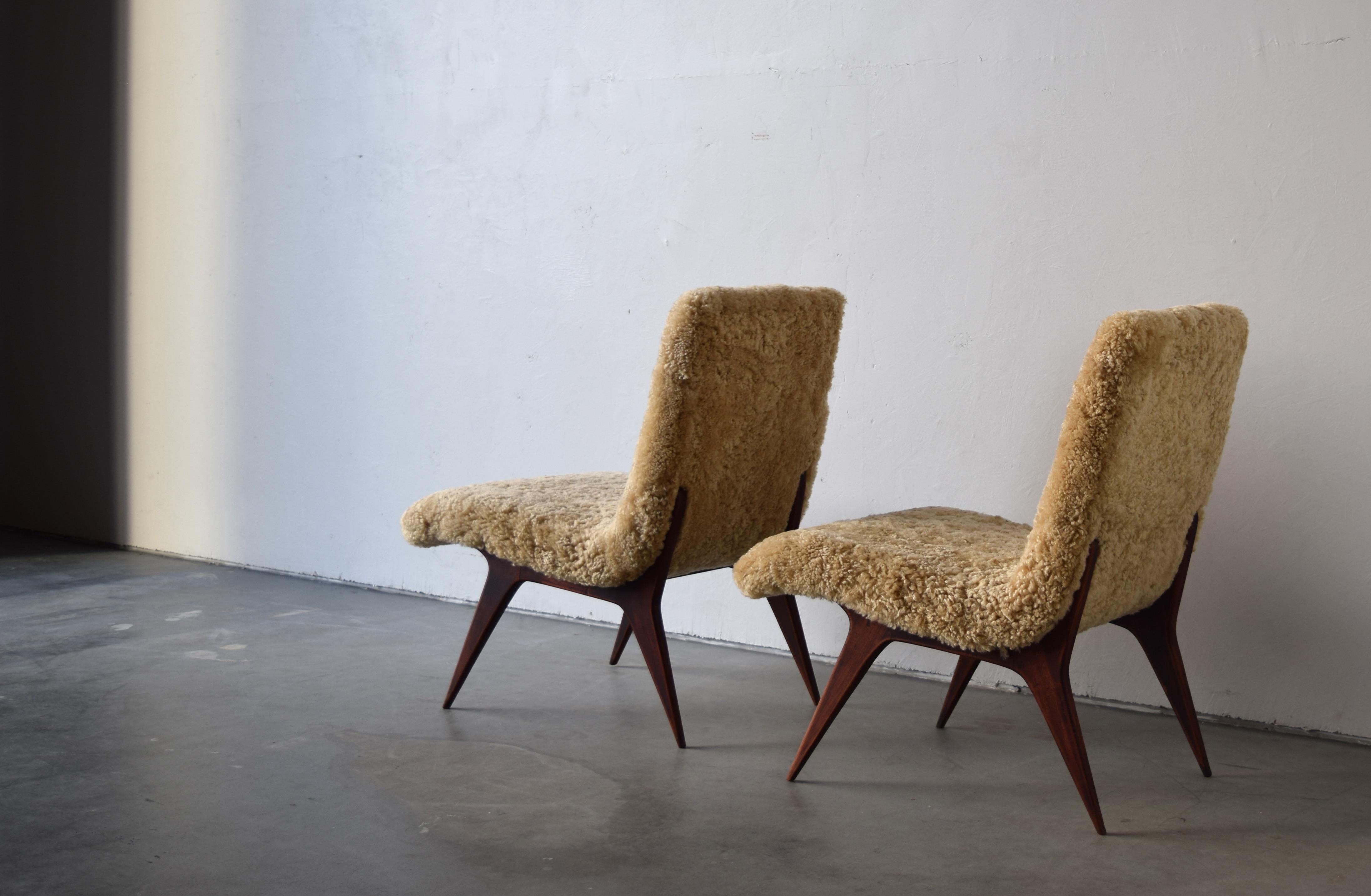 Organic Modern Italian Designer, Organic Slipper Chairs, Beige Sheepskin, Cherrywood, 1950s