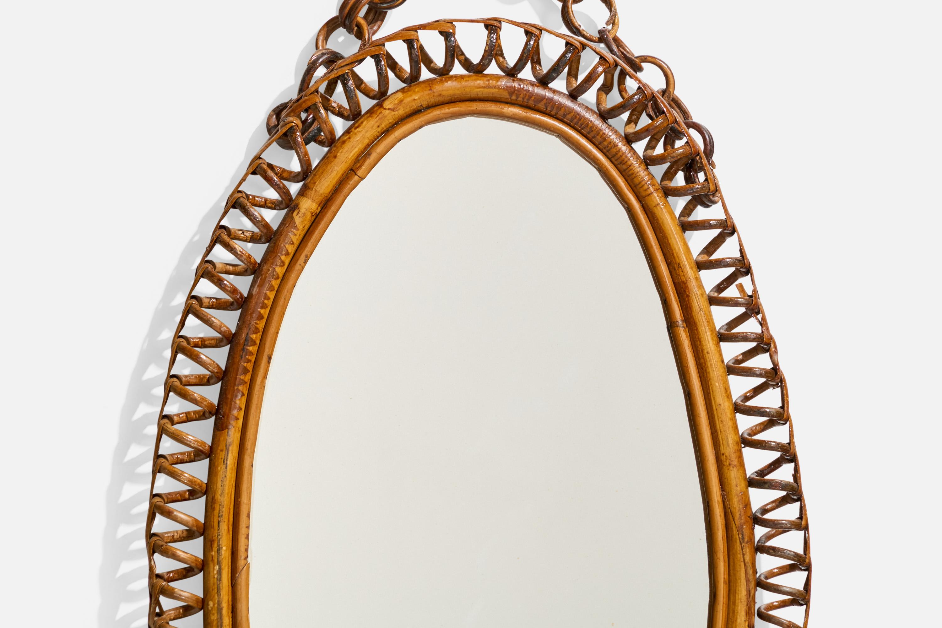 Metà XX secolo Specchio da parete ovale di design italiano, rattan, vetro a specchio, Italia, anni '50 circa in vendita