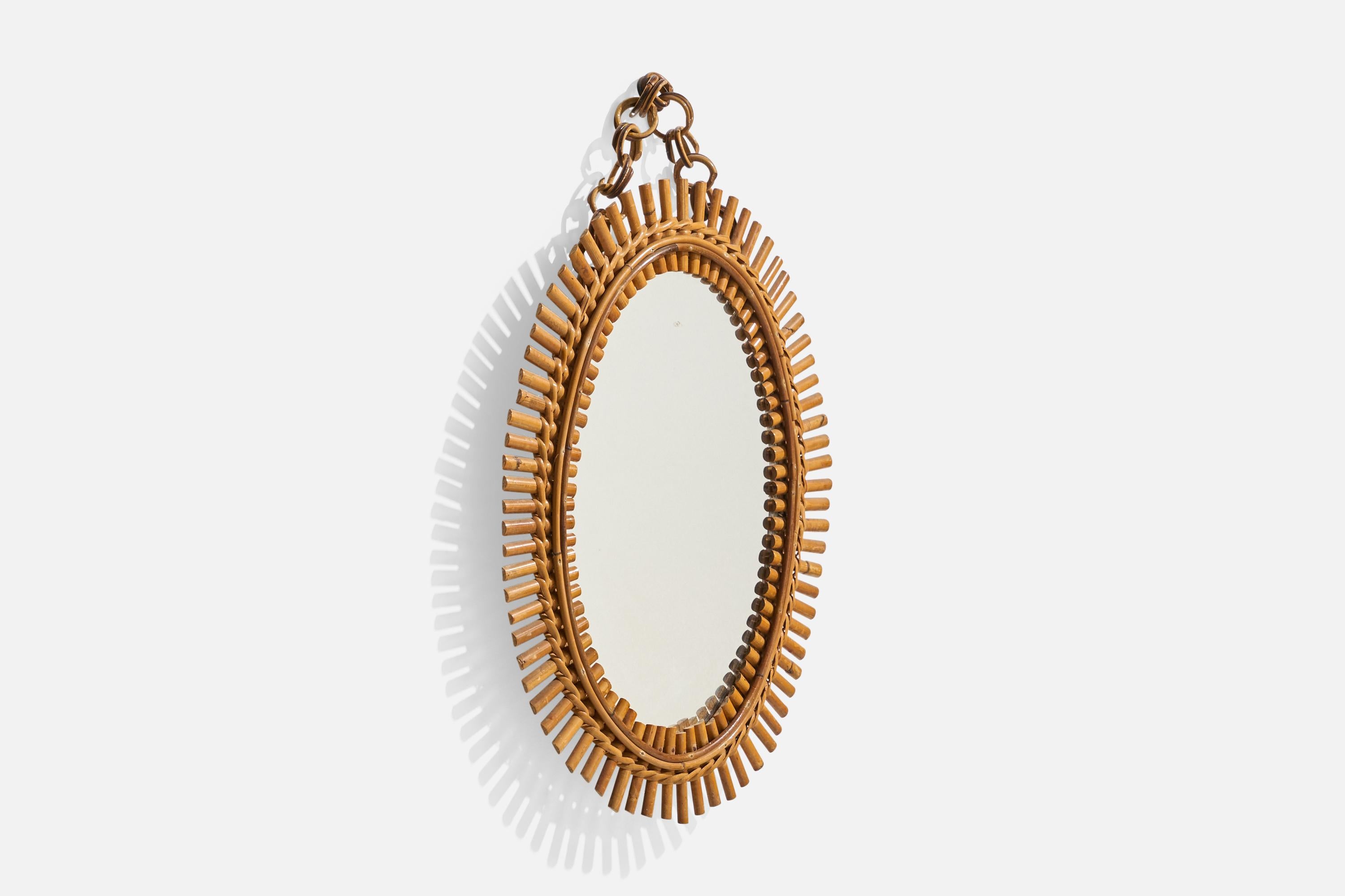 Diseñador italiano, Espejo de pared ovalado, Ratán, Espejo, Italia, S. 1950 Moderno de mediados de siglo en venta