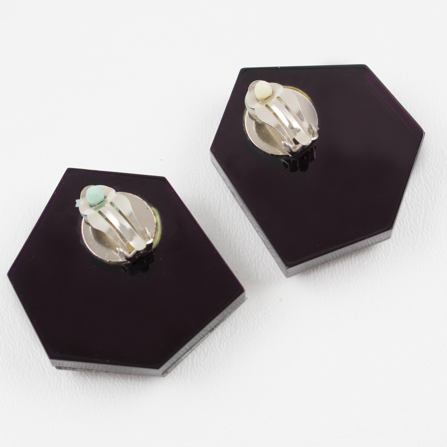 Italian Designer Oversized Geometric Intense Purple Lucite Clip Earrings In Excellent Condition In Atlanta, GA