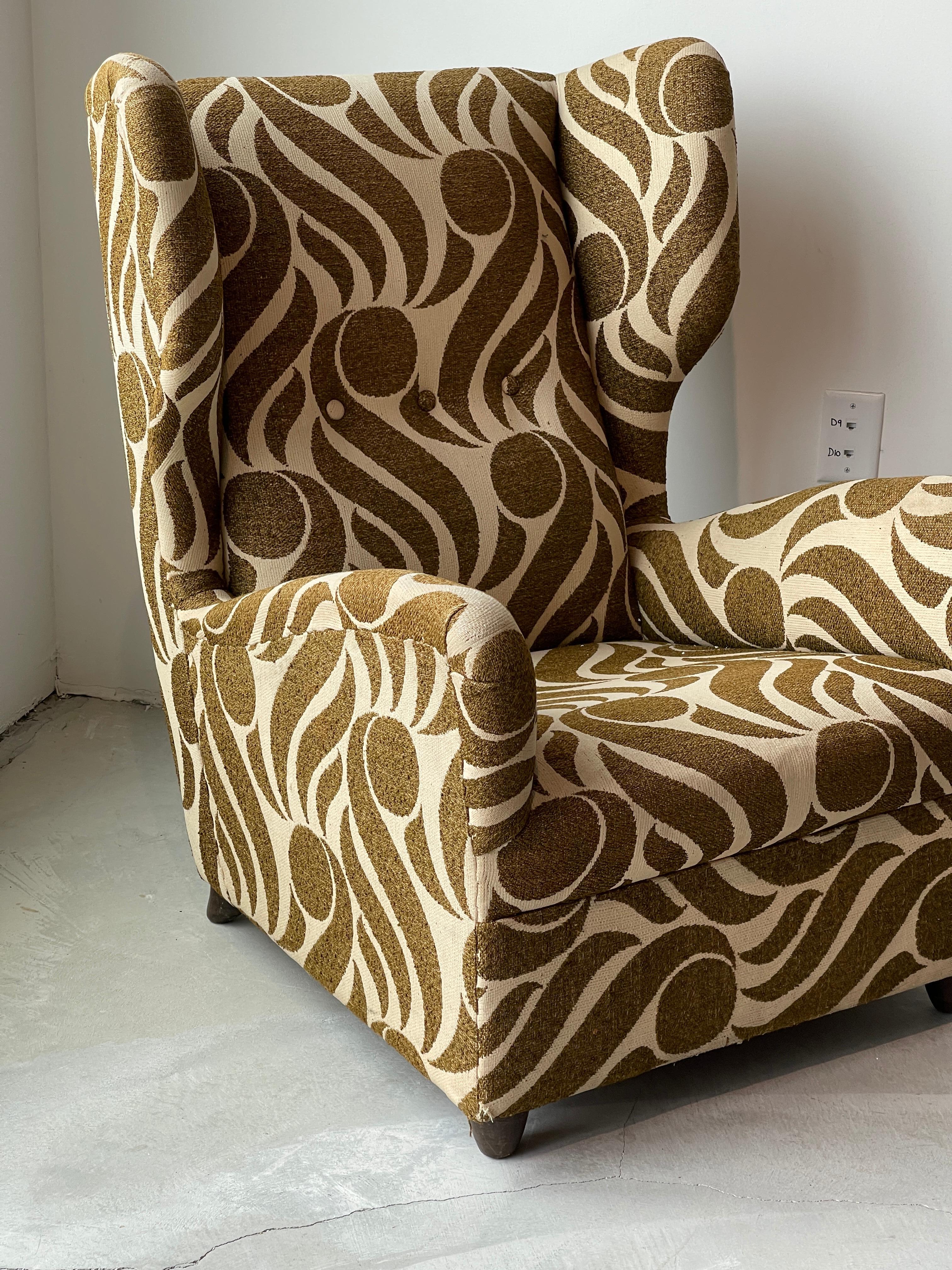 Organic Modern Italian Designer, Overstuffed Organic Lounge Chair, Walnut, Fabric, Italy, 1940s