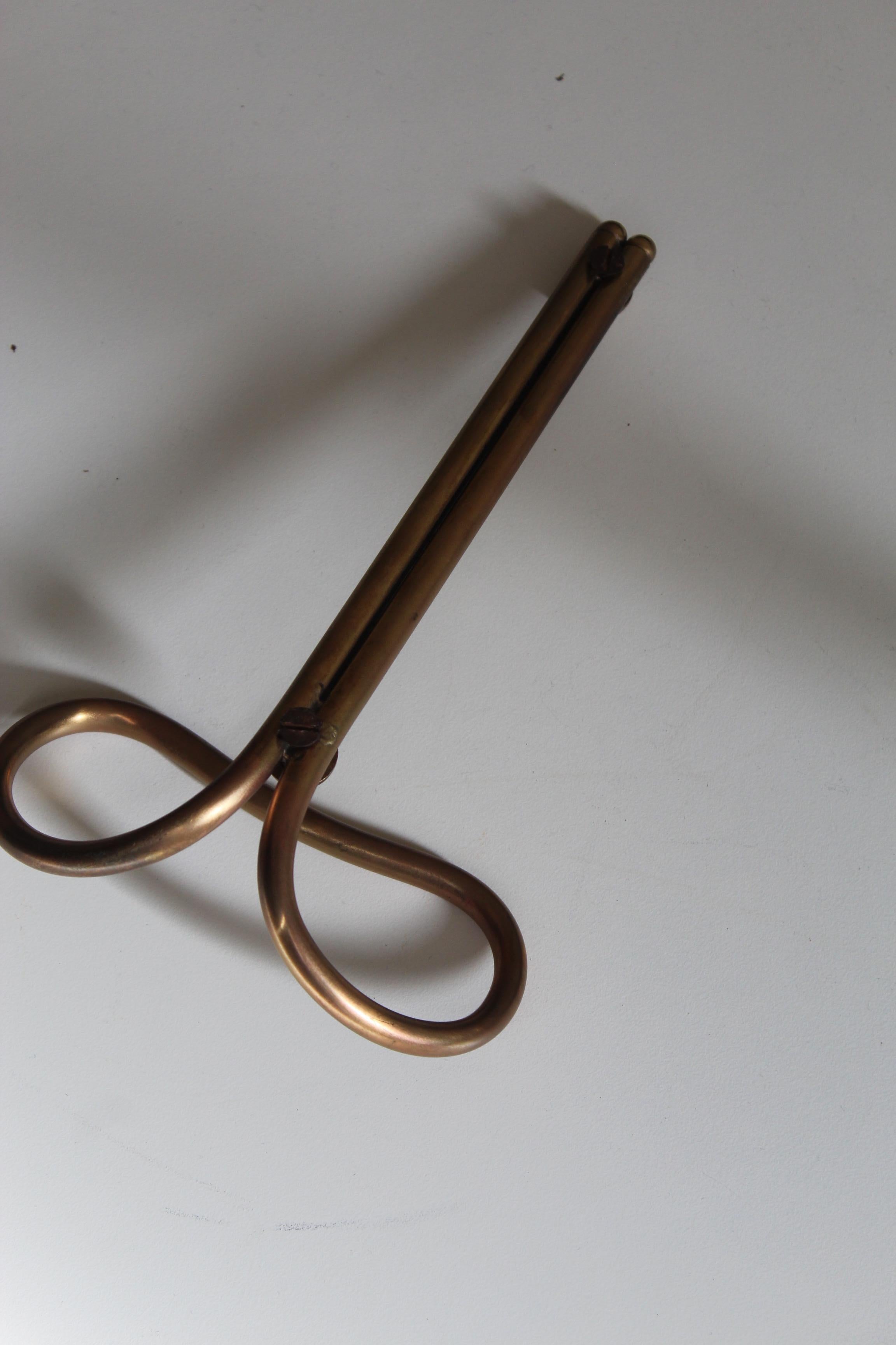 Italian Designer, Pair of Coat Hangers, Brass, Italy, 1940s In Good Condition In High Point, NC