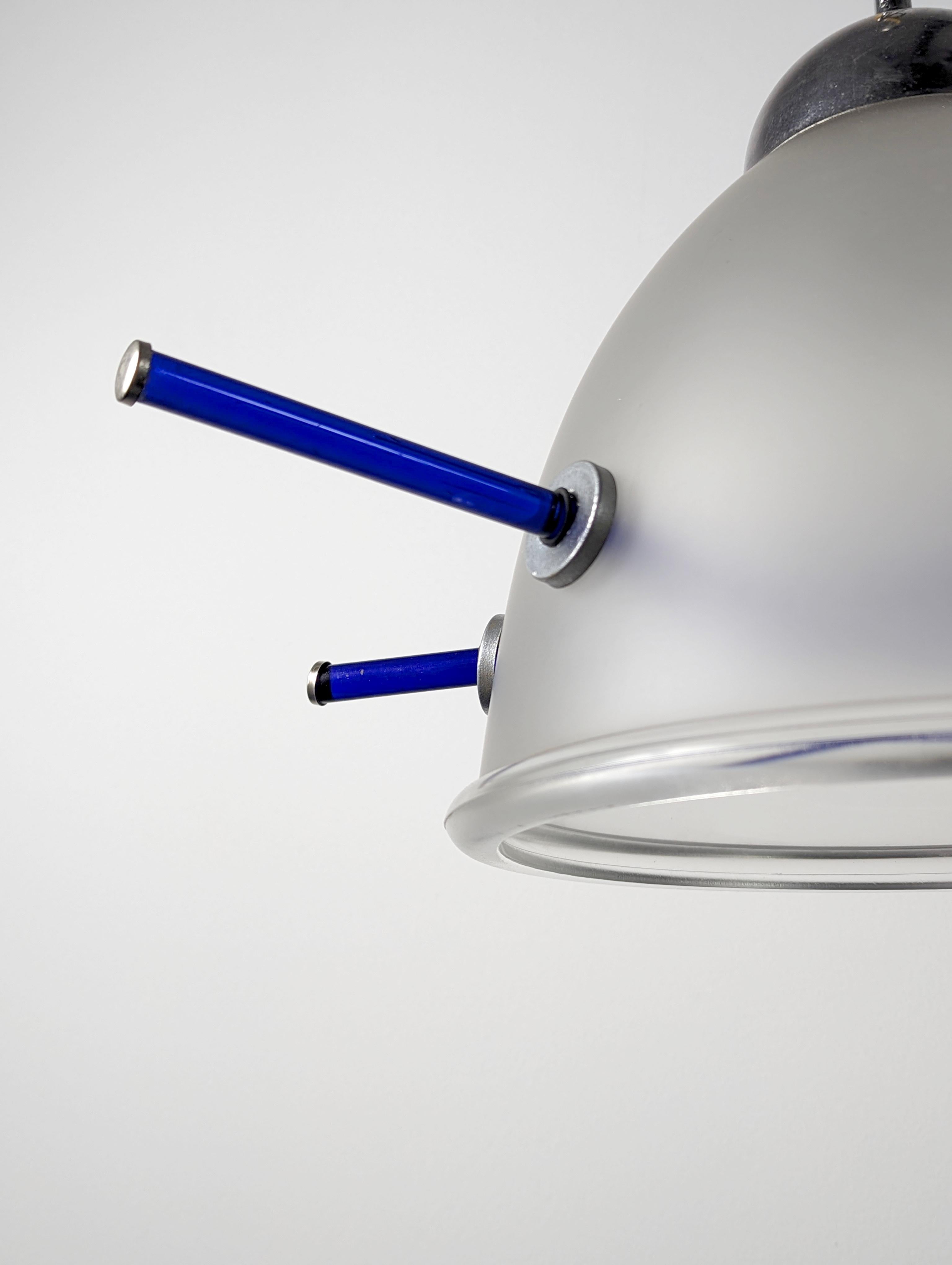 Italian designer pendant lamp with blue murano glass In Good Condition For Sale In Benalmadena, ES