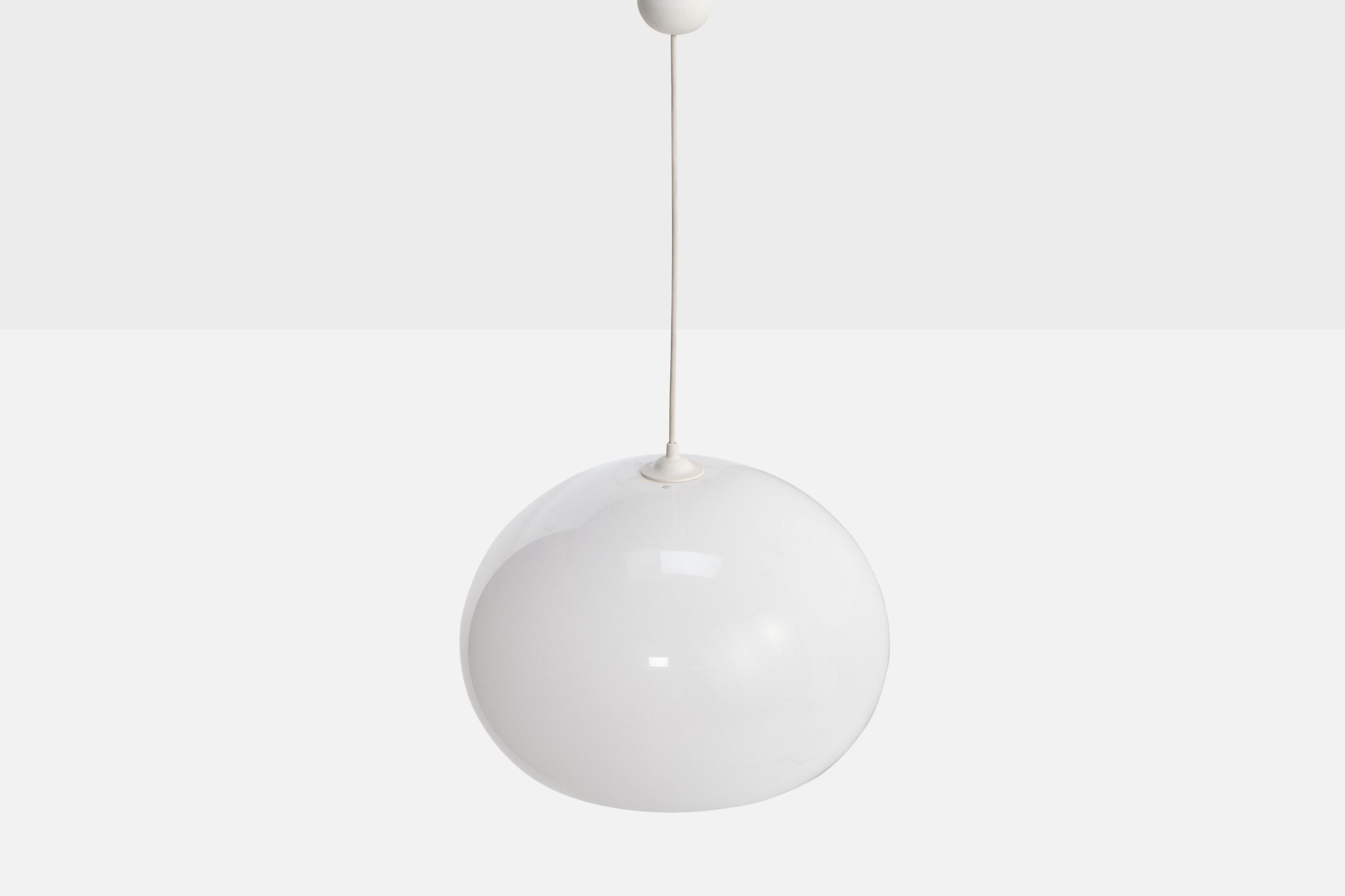 Italiano Designer italiano, lampada a sospensione, acrilico, Italia, anni '70 in vendita