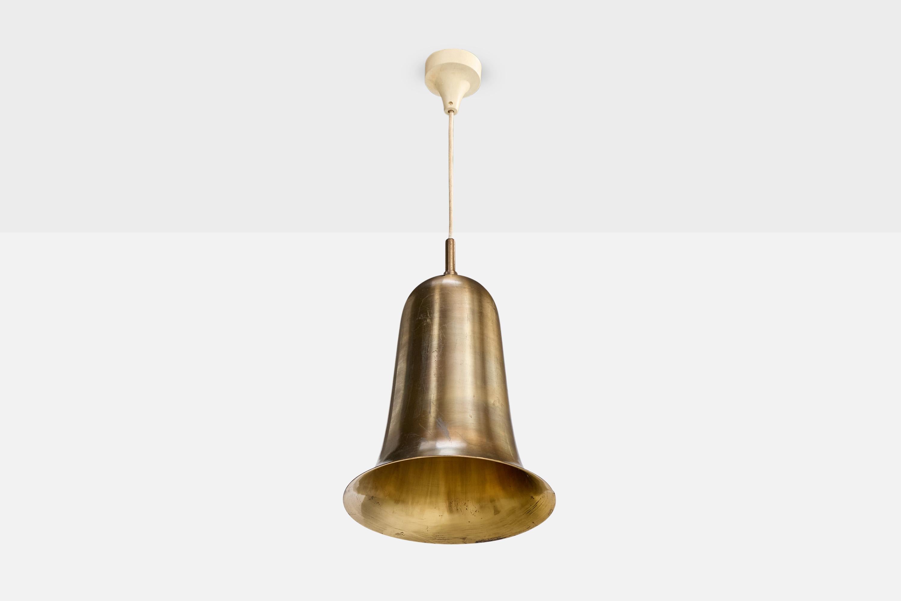 Una lampada a sospensione in ottone progettata e prodotta in Italia, negli anni '1950 circa.

Dimensioni complessive (pollici): 31,0 