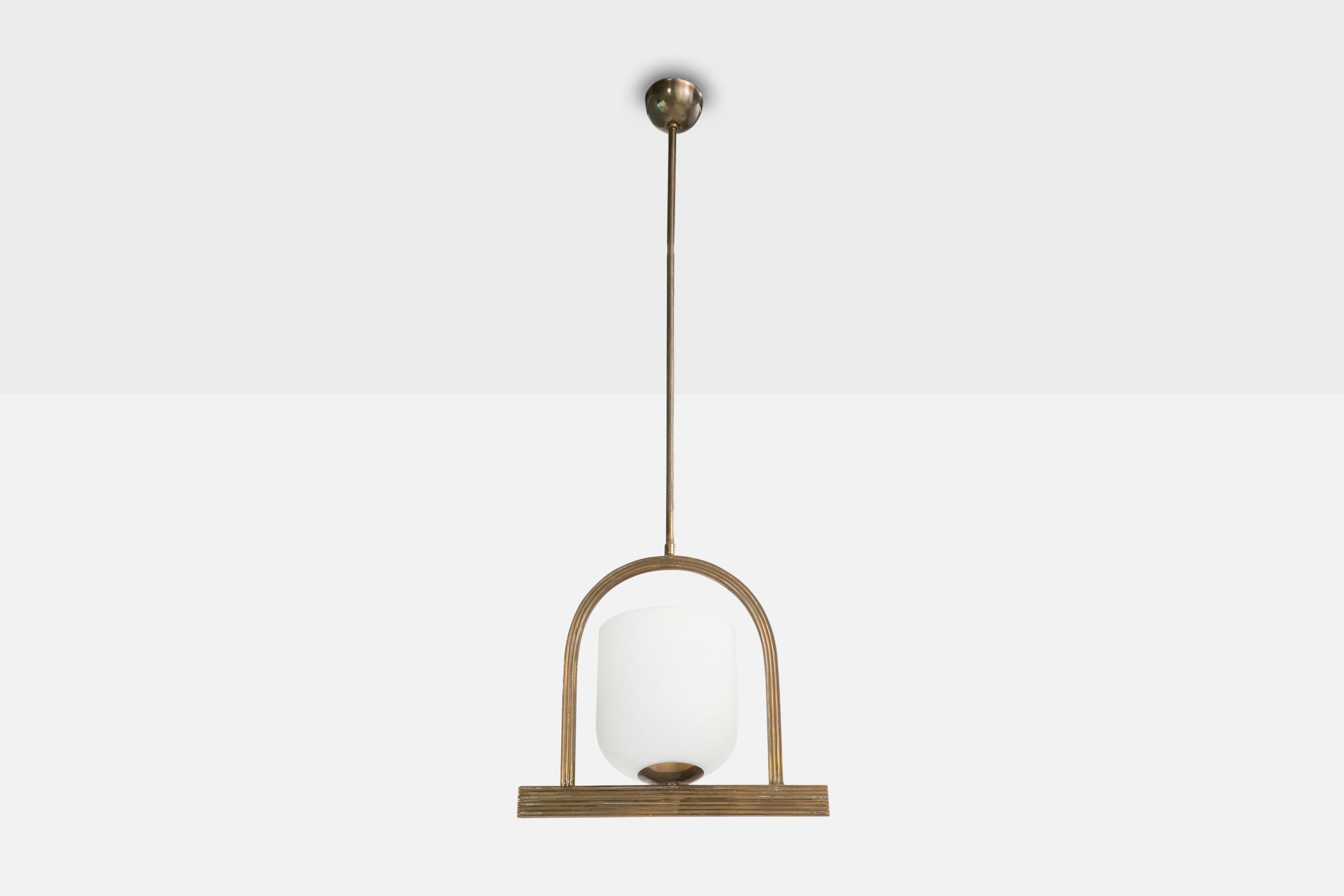 A brass and white opaline glass pendant light designed and produced in Italy, c. 1940s.

Overall Dimensions (inches): 40.5” H x 12.7” W x 6” D

Dimensions of Canopy: 1.8“ H x 3.125” Diameter 

Stem length: 26.5” H

Bulb Specifications: E-26 

Number