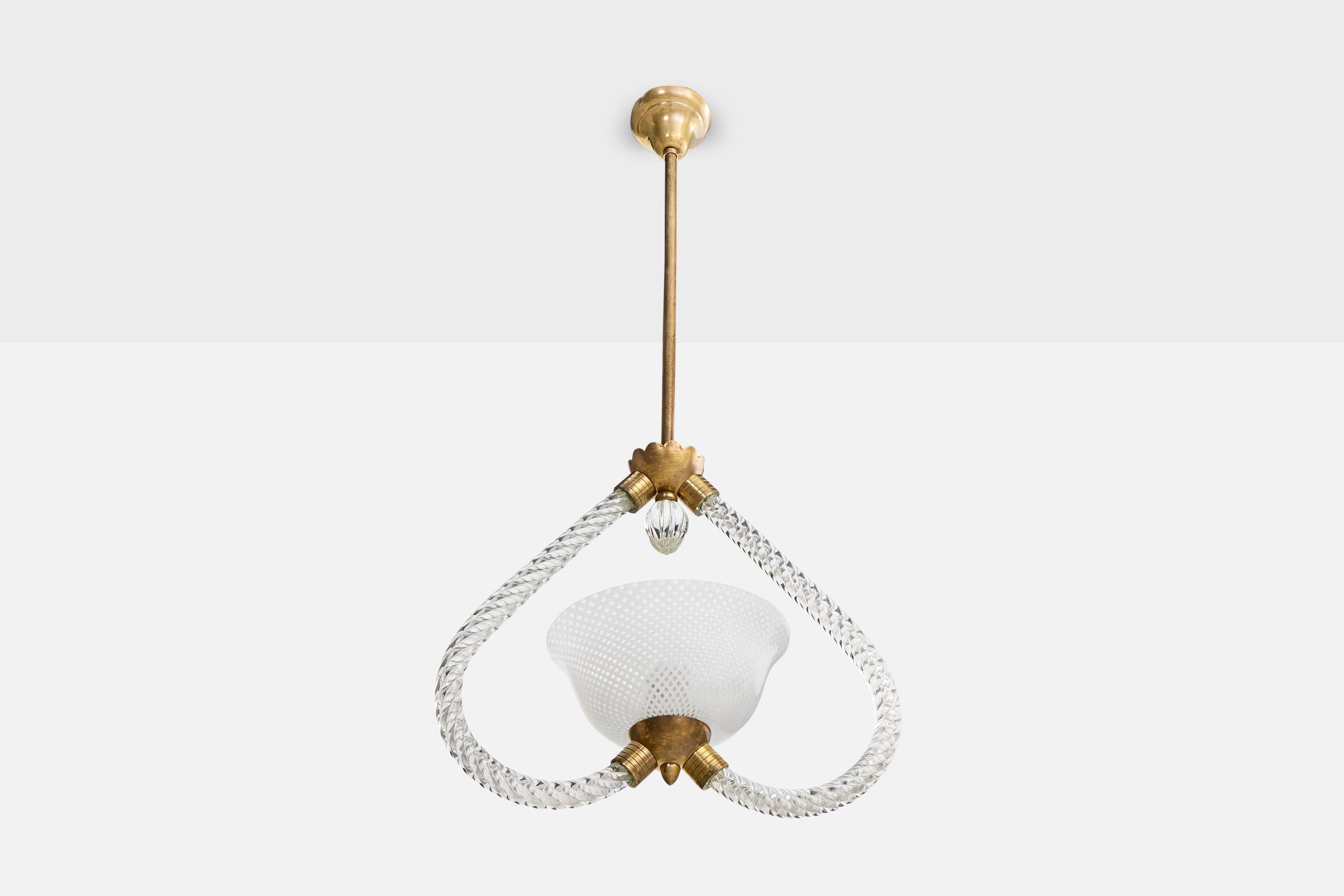 Lampada a sospensione in ottone e vetro di Murano progettata e prodotta in Italia, anni '1940 circa.

Dimensioni complessive (pollici): 32,0 
