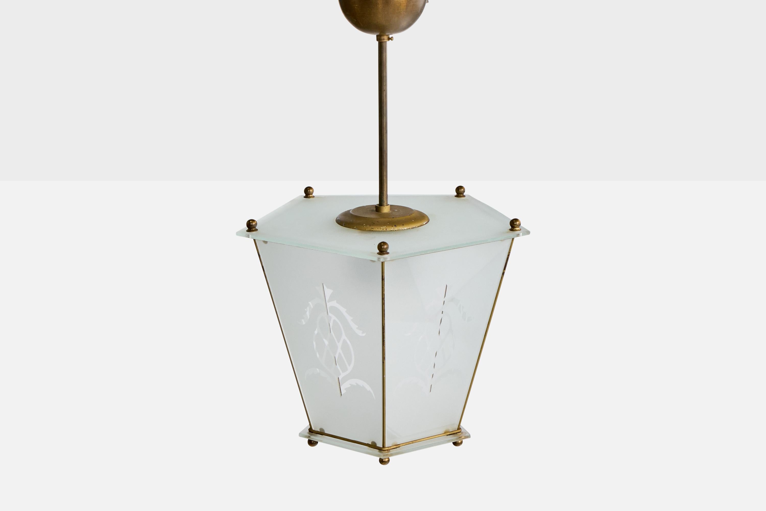 Milieu du XXe siècle Lampe à suspension italienne, laiton, verre, Italie, années 1940 en vente