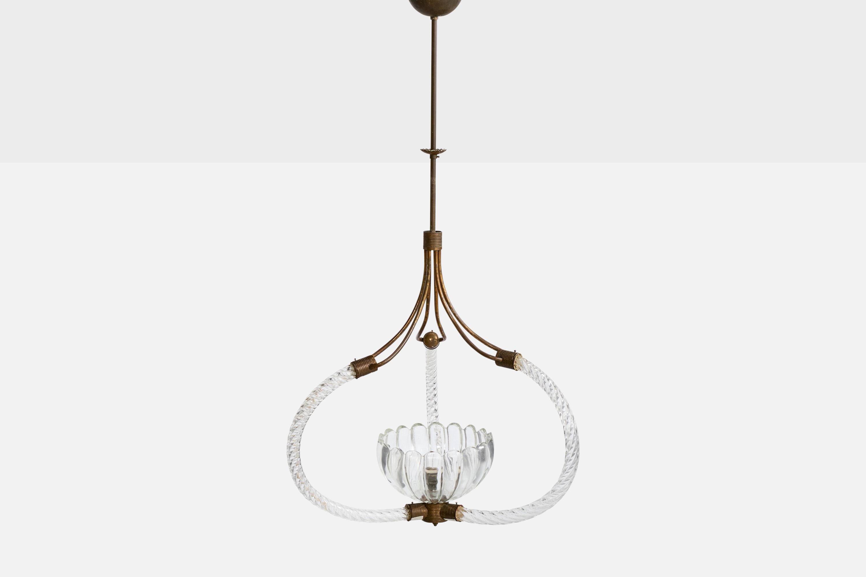 Diseñador italiano, Lámpara colgante, Latón, Cristal, Italia, Década de 1940 en Bueno estado para la venta en High Point, NC