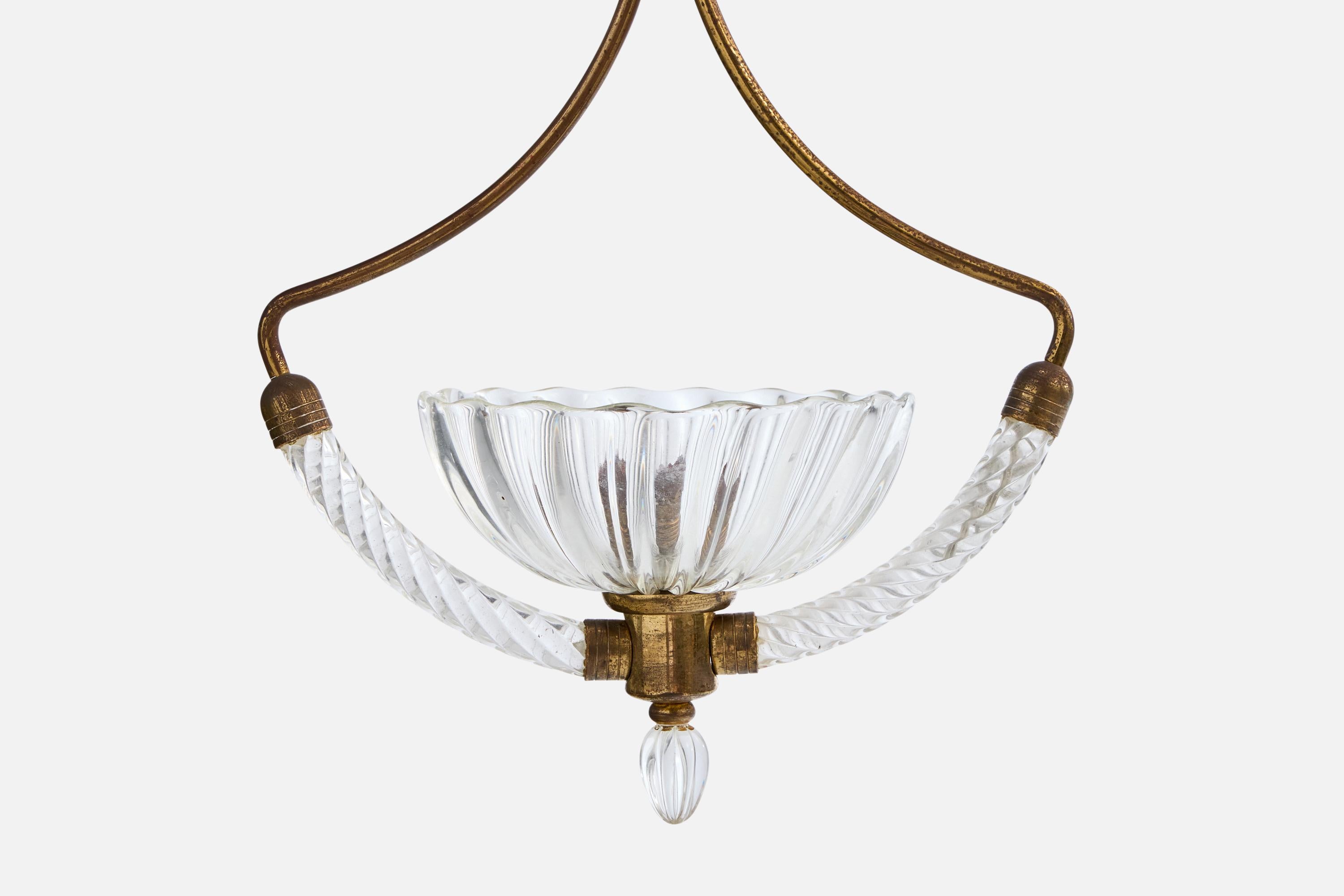Designer italiano, lampada a sospensione, ottone, vetro, Italia, anni '40 In condizioni buone in vendita a High Point, NC