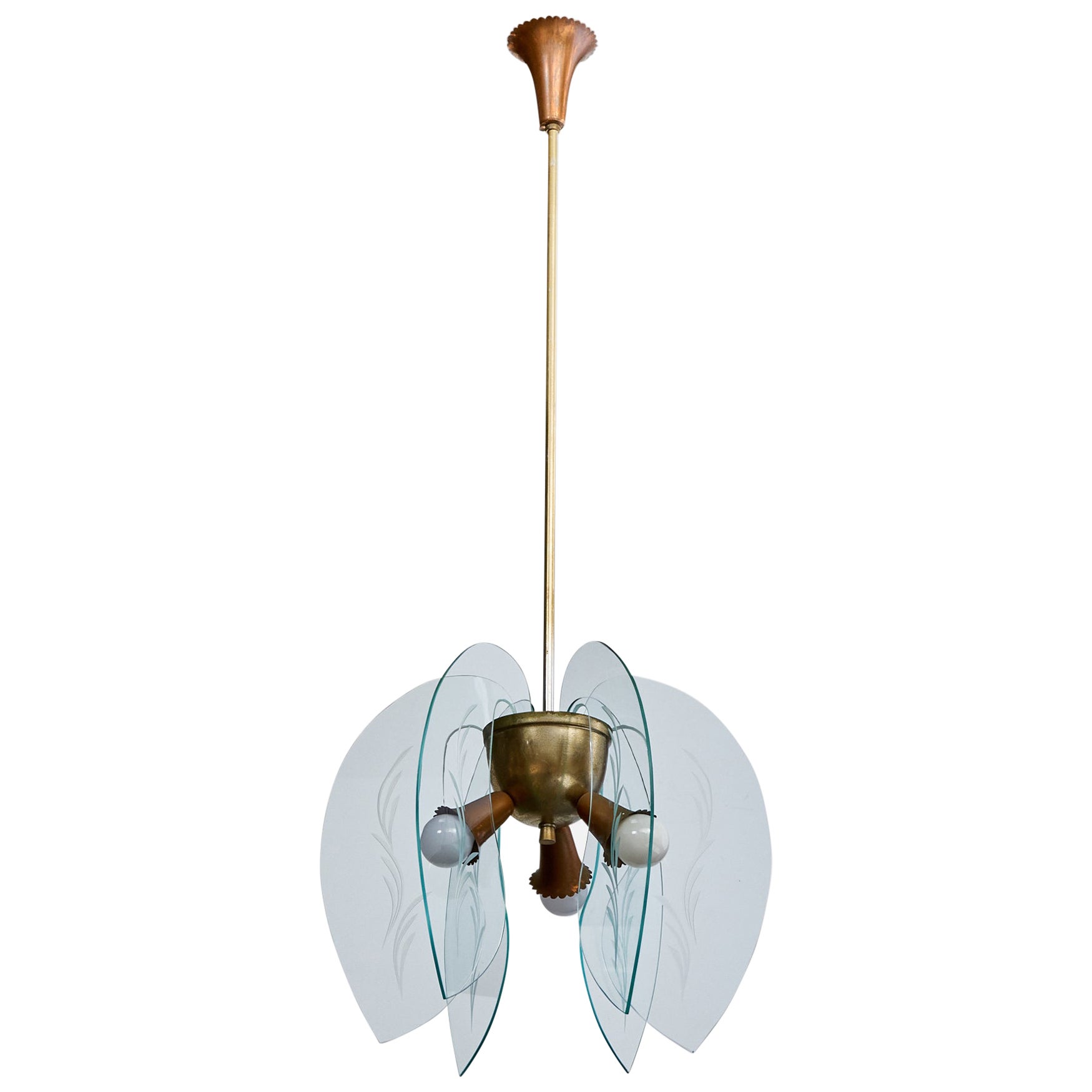 Italienische Designerin, Pendelleuchte, Messing, Glas, Italien, 1940er Jahre im Angebot