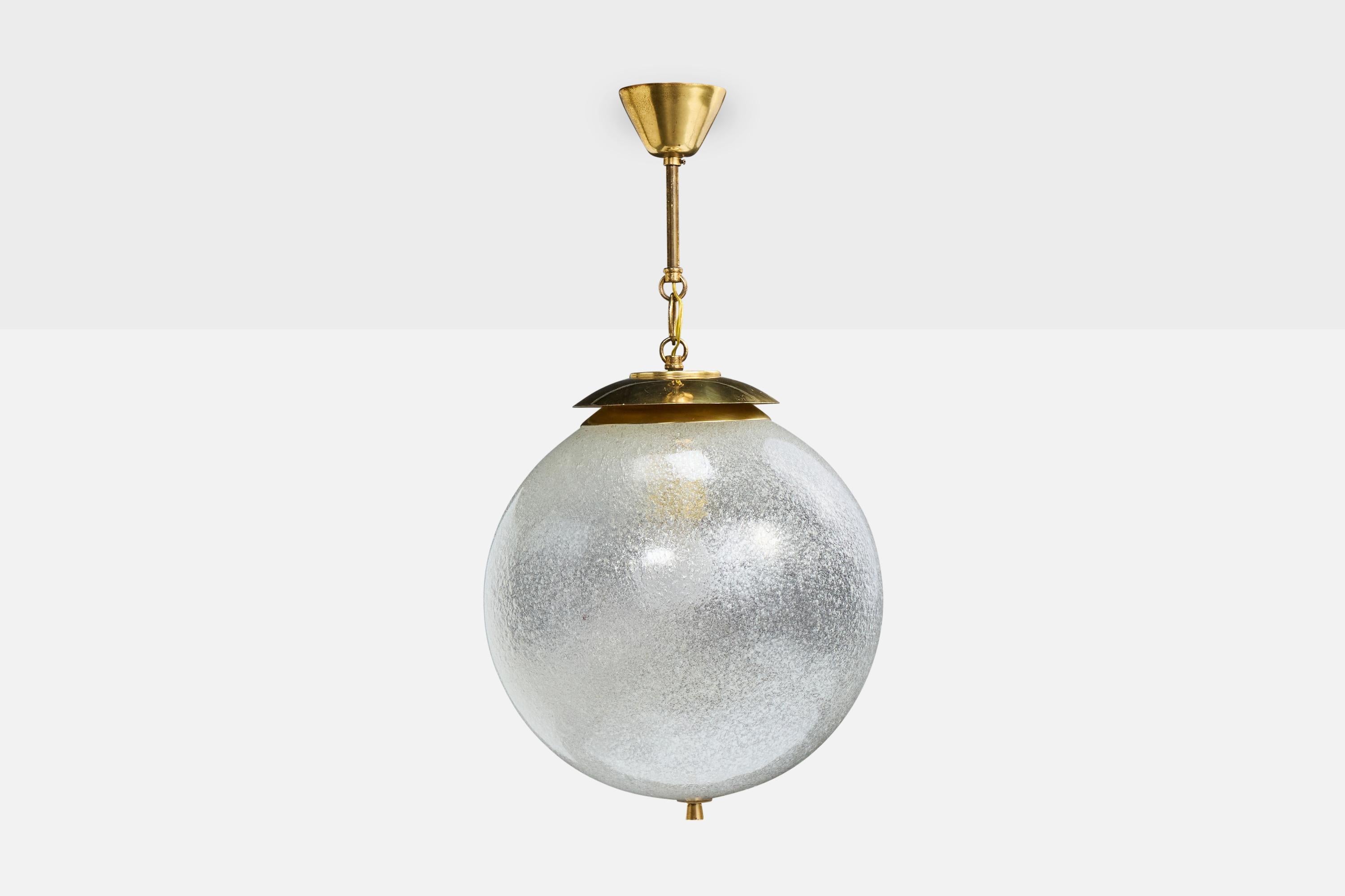 Mid-Century moderno Designer italiano, lampada a sospensione, ottone, vetro, Italia, anni '50 in vendita