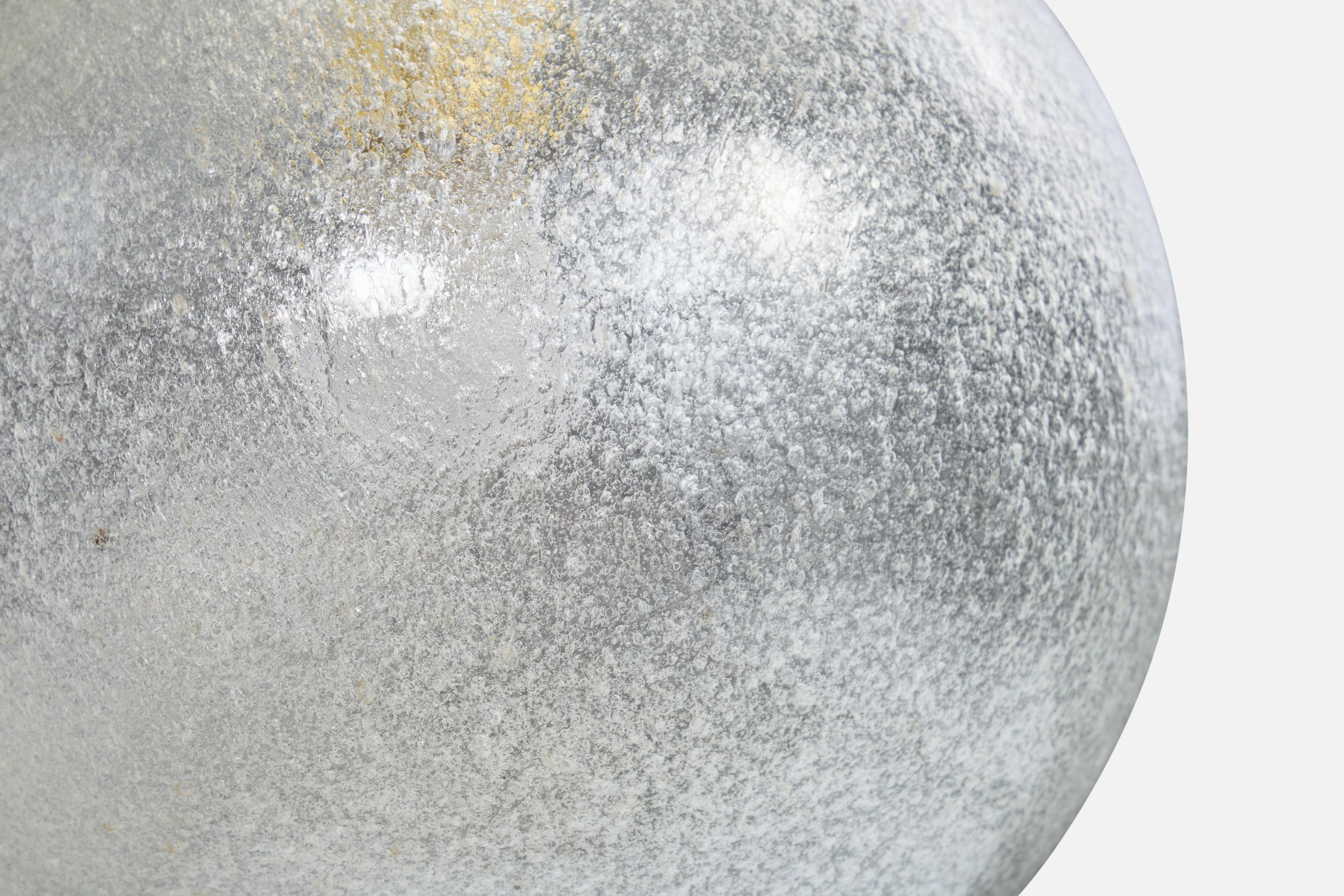 Metà XX secolo Designer italiano, lampada a sospensione, ottone, vetro, Italia, anni '50 in vendita