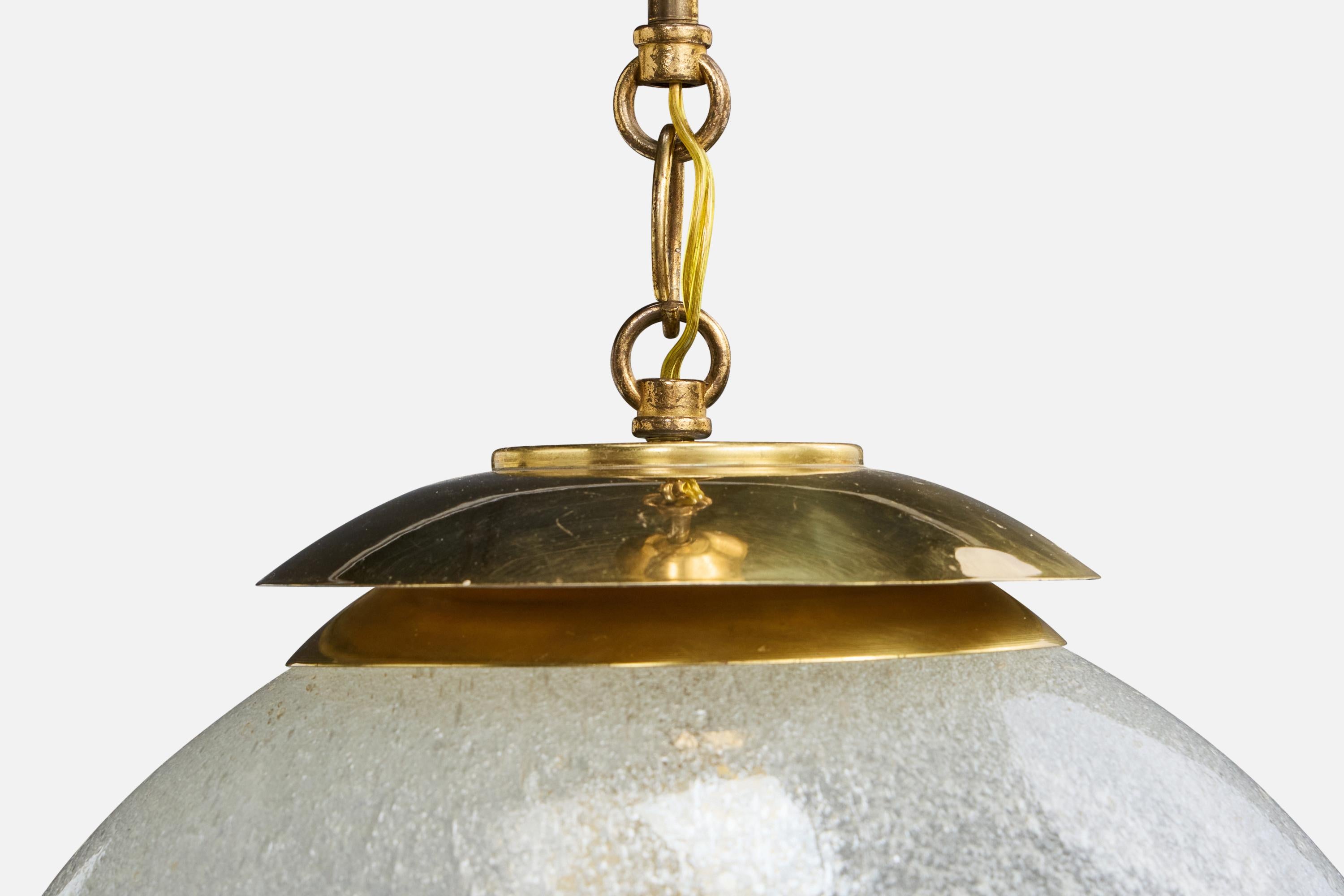 Designer italiano, lampada a sospensione, ottone, vetro, Italia, anni '50 in vendita 1