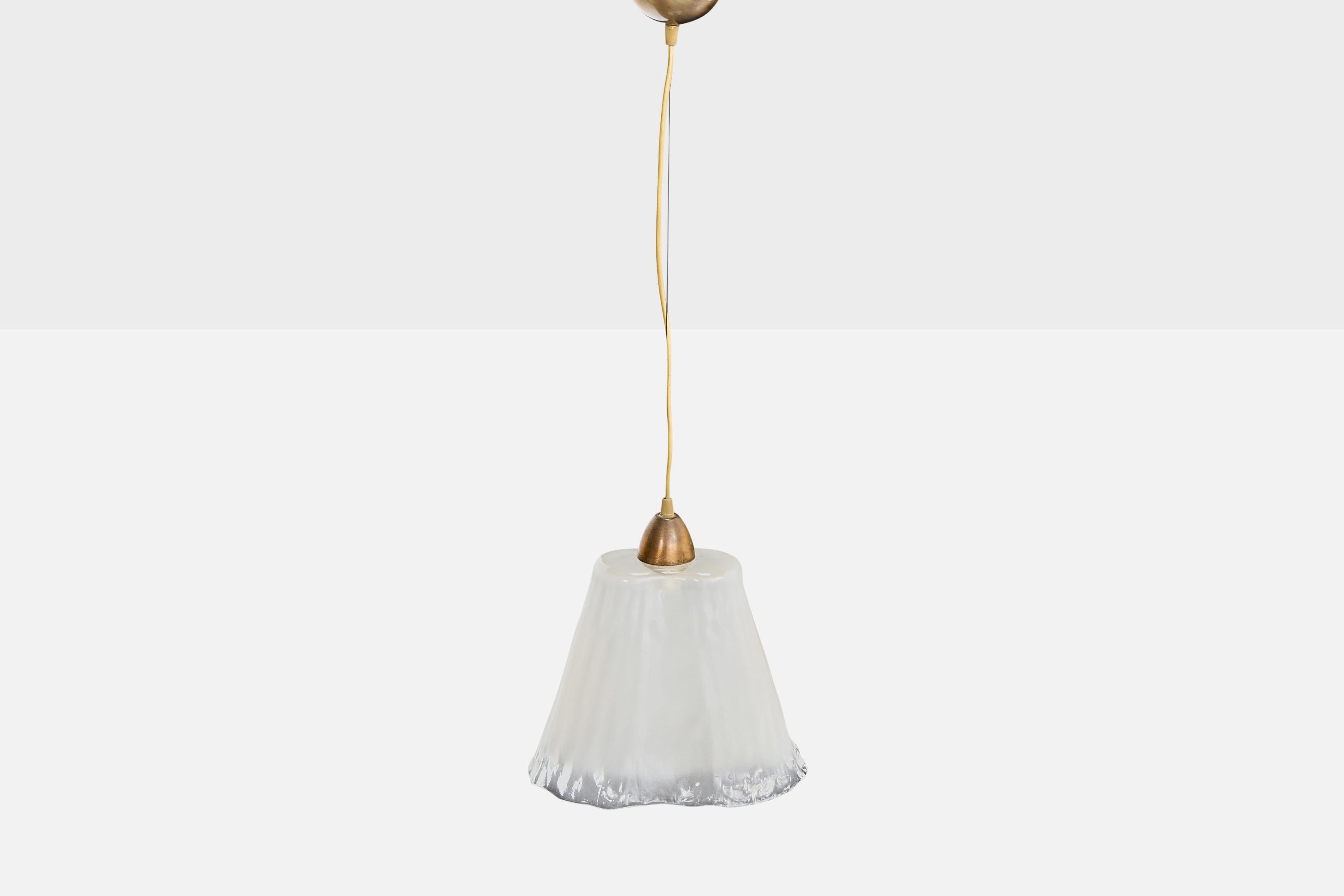 Lampe à suspension italienne, laiton, verre, Italie, années 1990 Bon état - En vente à High Point, NC