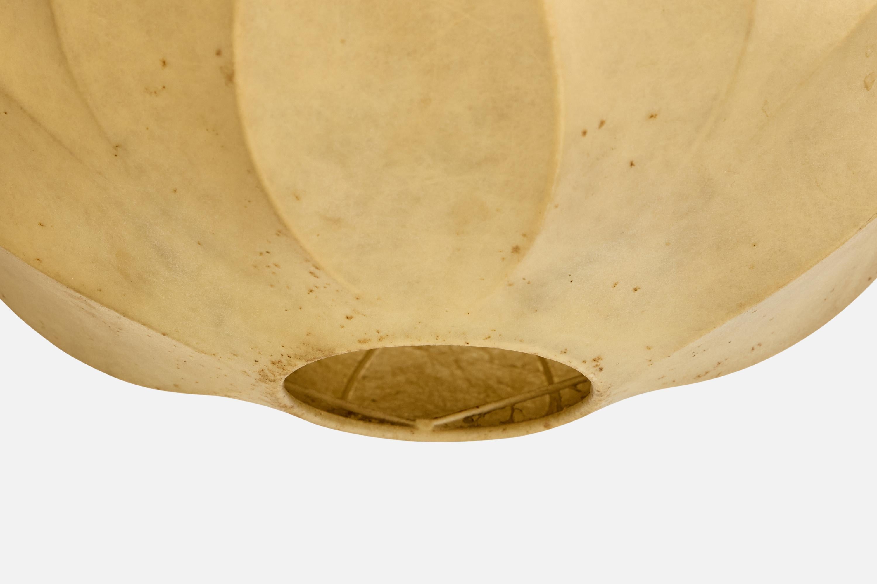 Metà XX secolo Designer italiano, lampada a sospensione, ottone, resina, Italia, anni '60 in vendita