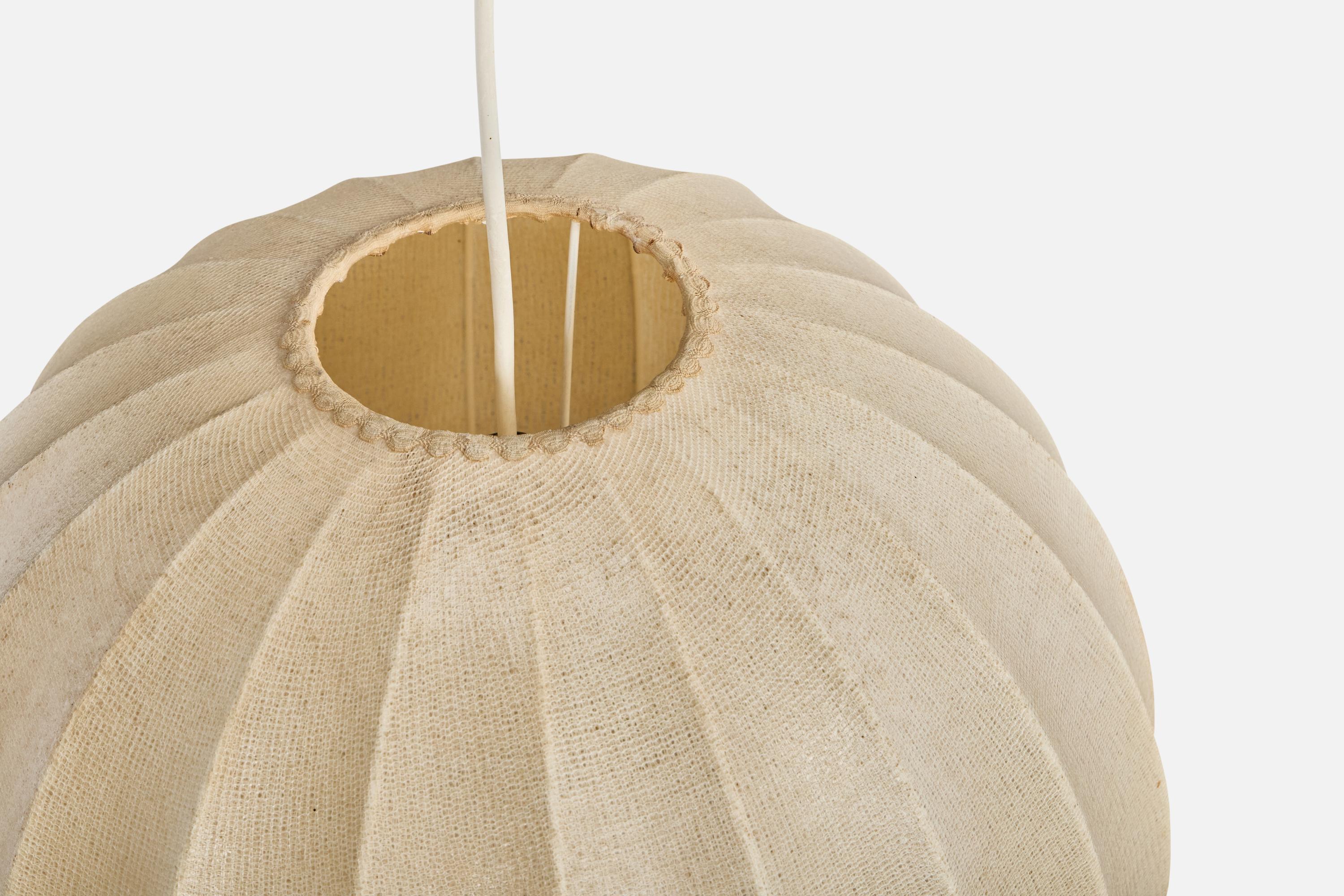 Designer italiano, lampada a sospensione, tessuto, resina, Italia, anni '60 in vendita 1