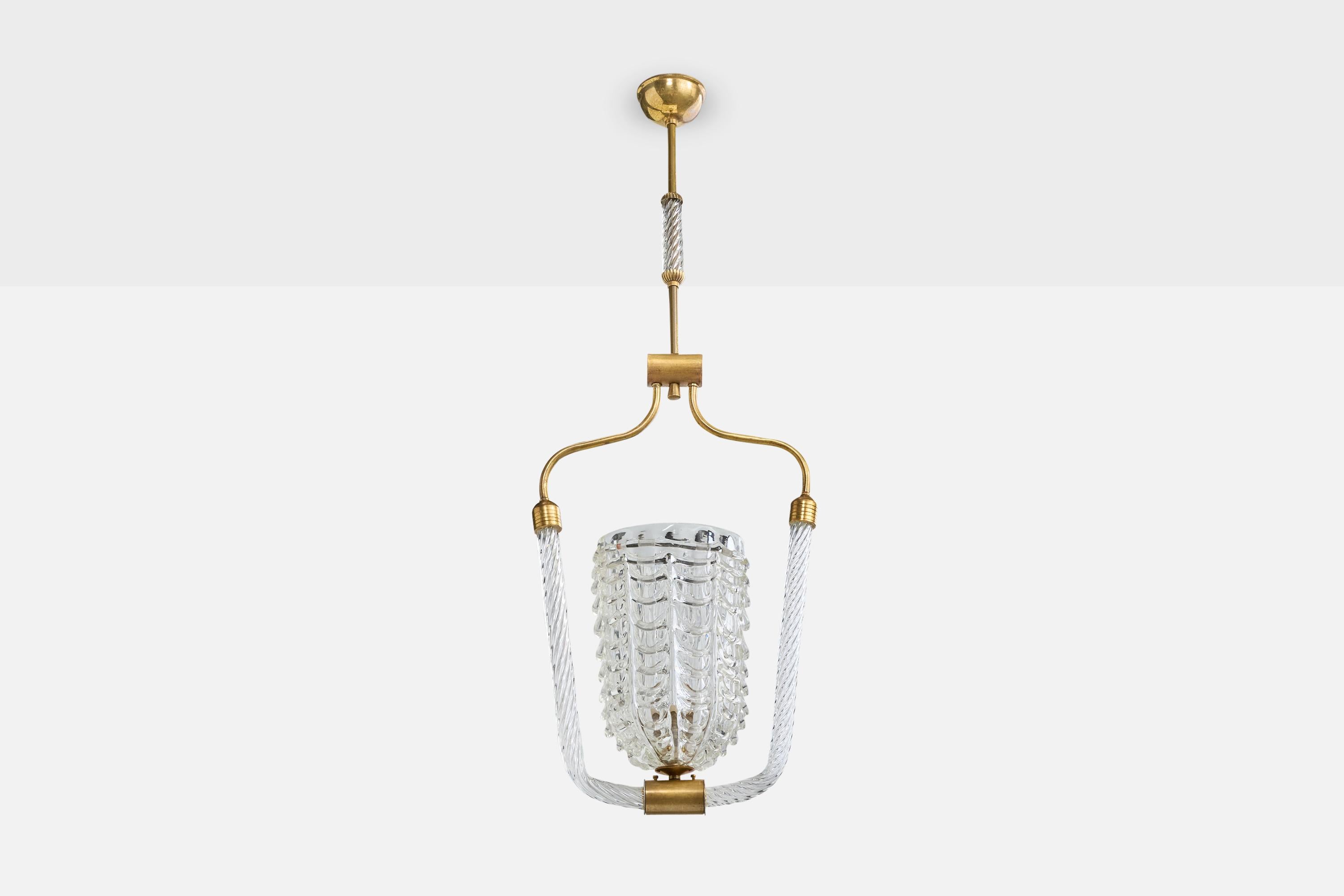 Lampada a sospensione in vetro di Murano e ottone progettata e prodotta in Italia, anni '1940 circa.

Dimensioni complessive (pollici): 34,5 