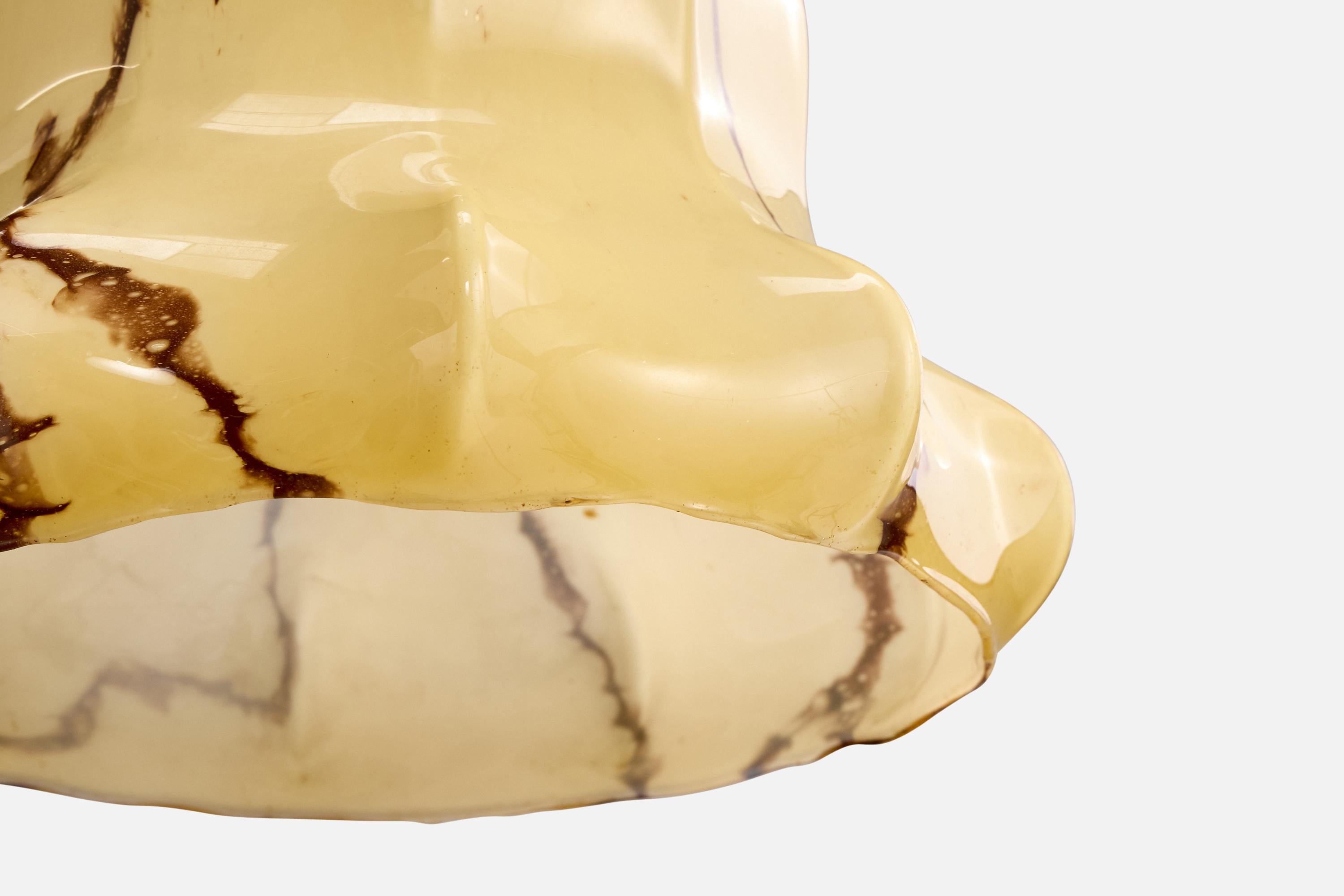 Métal Designer italien, lampe suspendue, verre, laiton, métal, Italie, années 1970 en vente