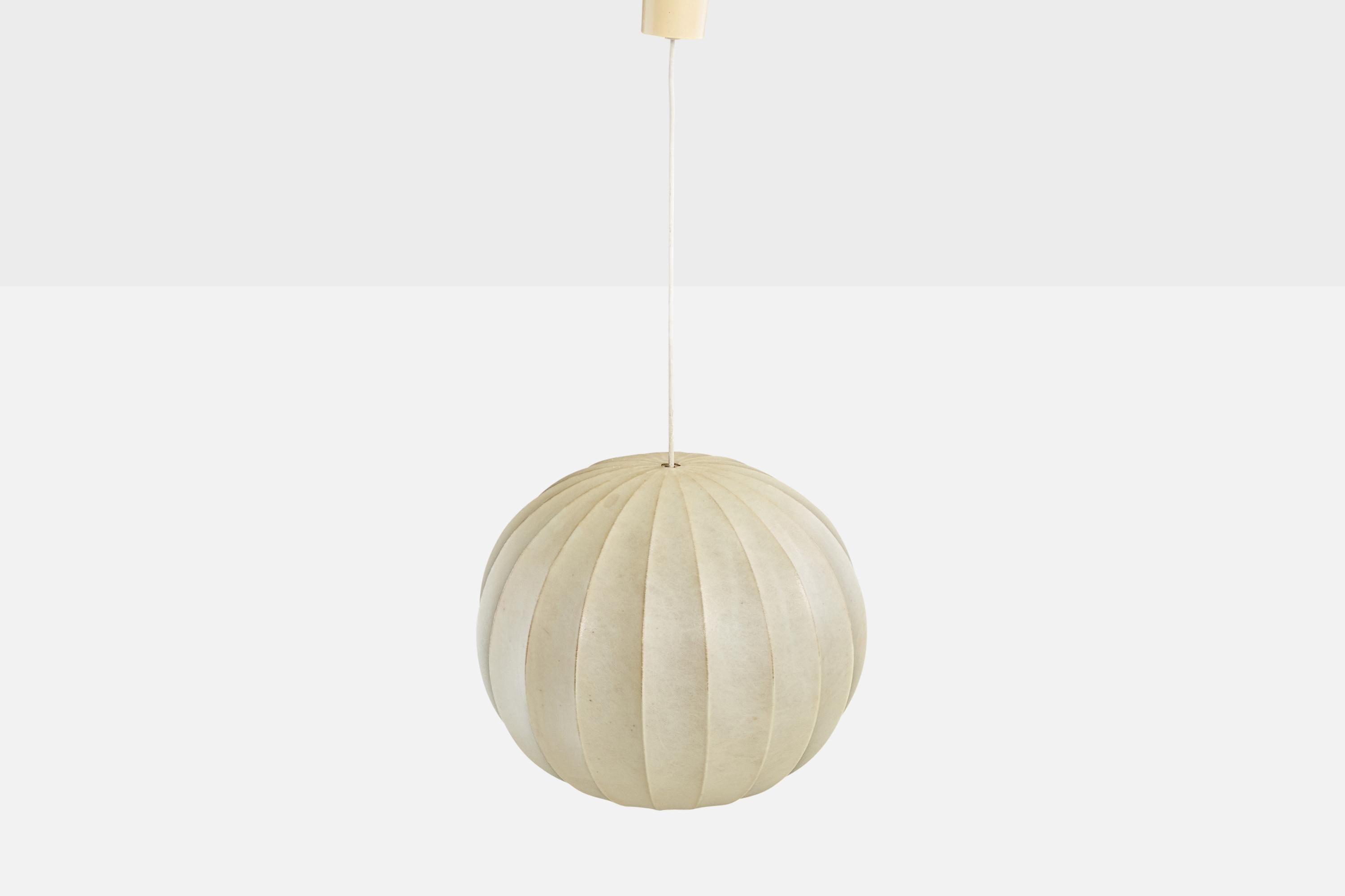 Italiano Designer italiano, Lampada a sospensione, Resina, Italia, anni '1960 in vendita