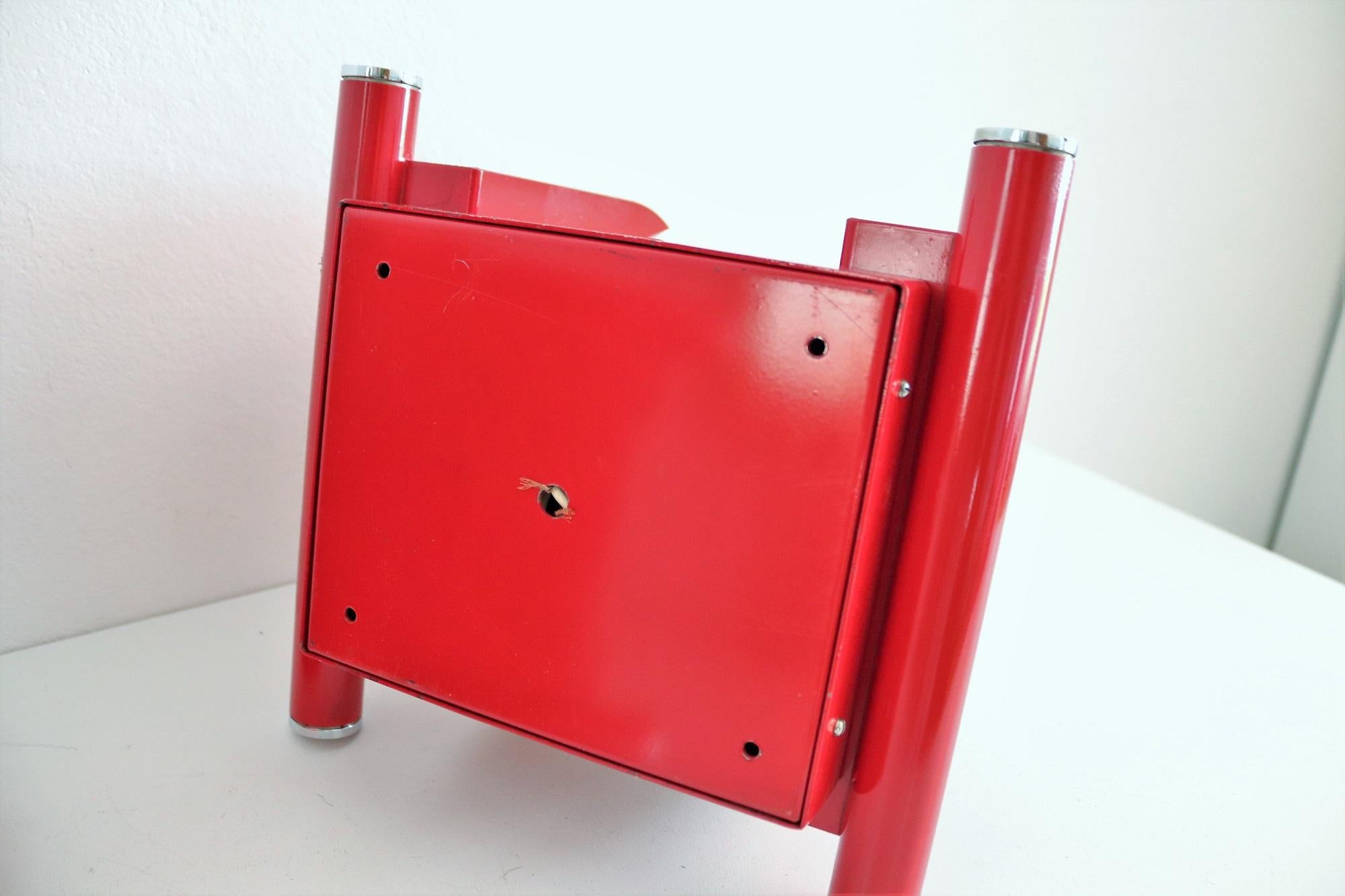 Apliques de pared de diseño italiano estilo pop con cristales blanco leche y metal, 1970 en venta 1