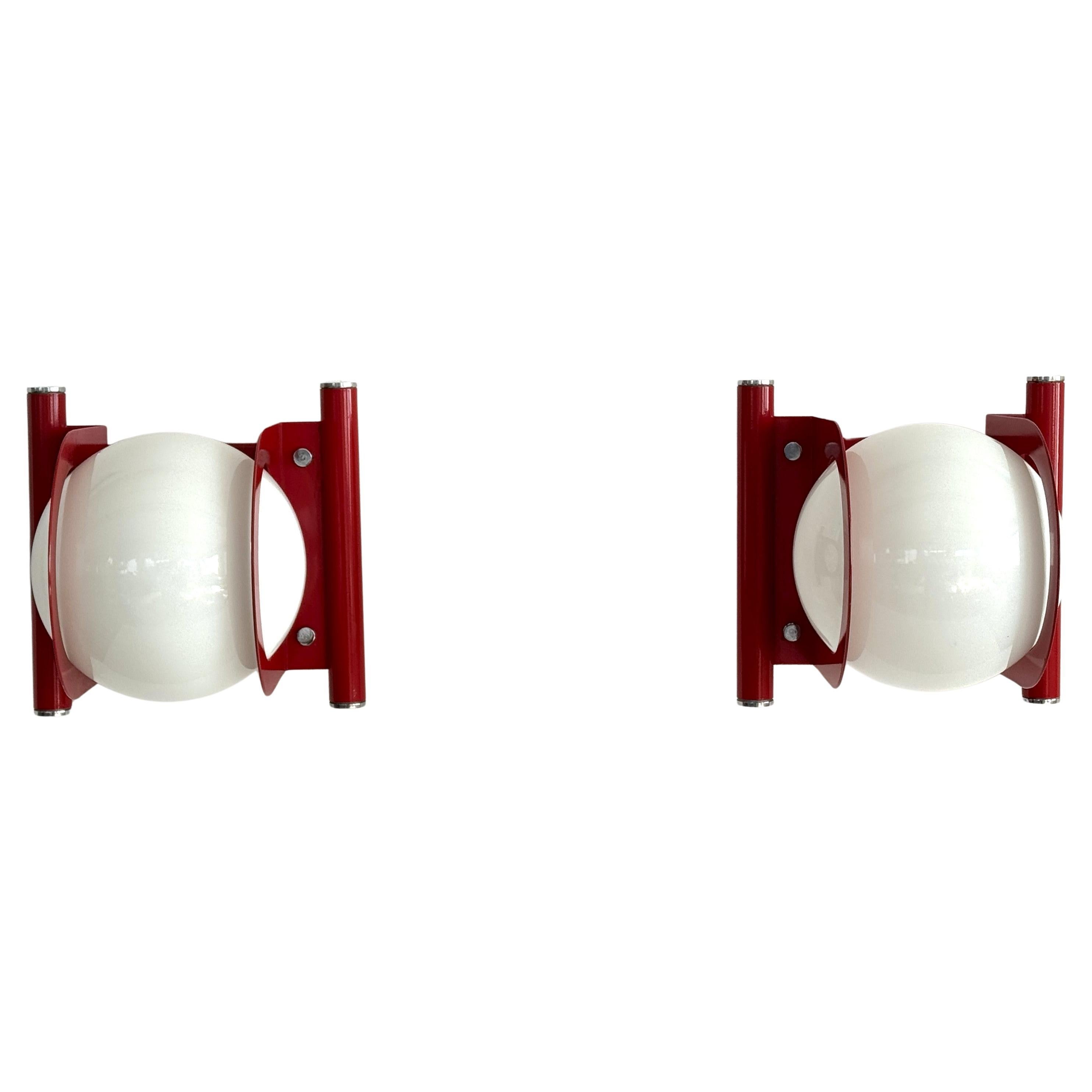 Apliques de pared de diseño italiano estilo pop con cristales blanco leche y metal, 1970