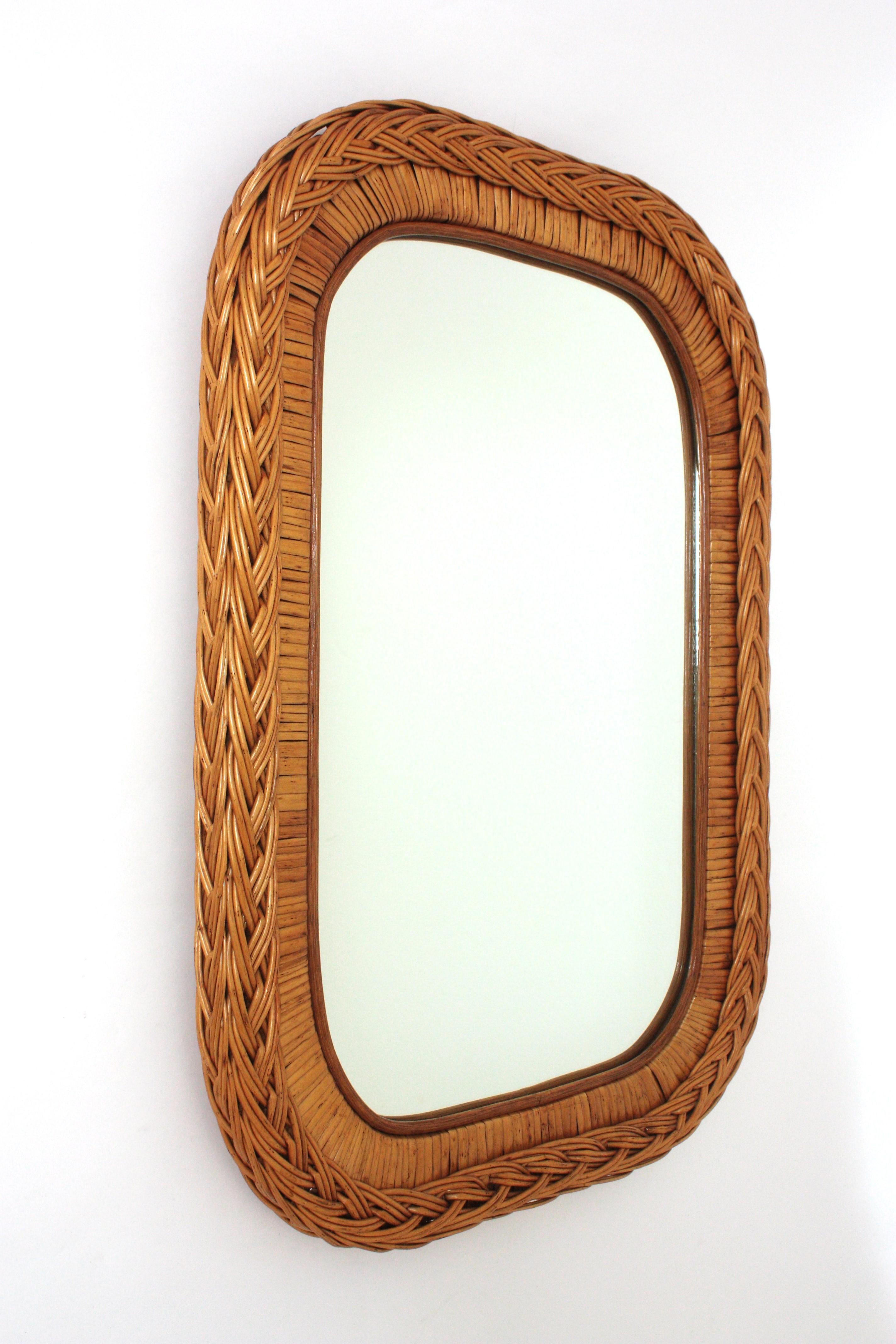 Italian Designer Rectangular Mirror, Rattan, Woven Wicker, Italy 1960s In Good Condition For Sale In Barcelona, ES