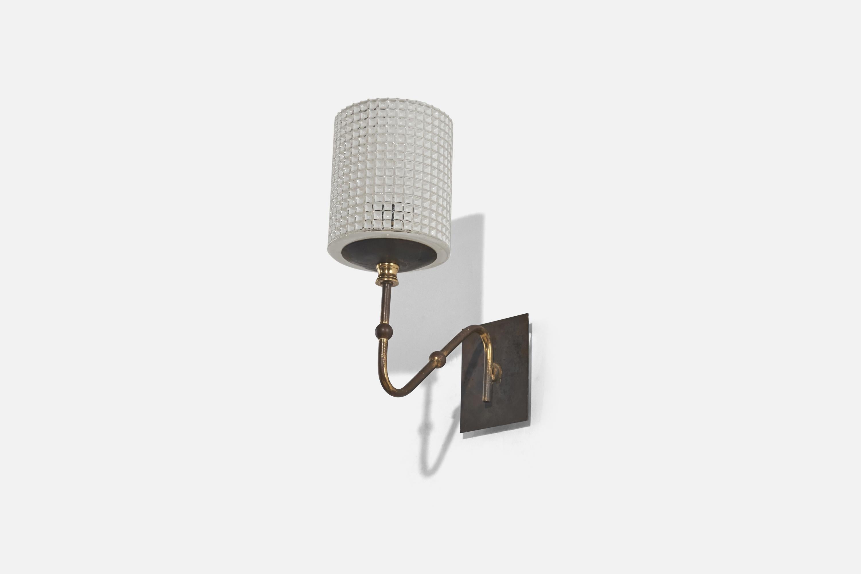 A pair of brass and glass sconces designed and produced by an Italian designer, Italy, 1940s.

Dimensions of Back Plate (inches) : 3.55 x 2.76 x 0.68 (Height x Width x Depth).

Socket takes Euro base E-12 bulb.
There is no maximum wattage stated on