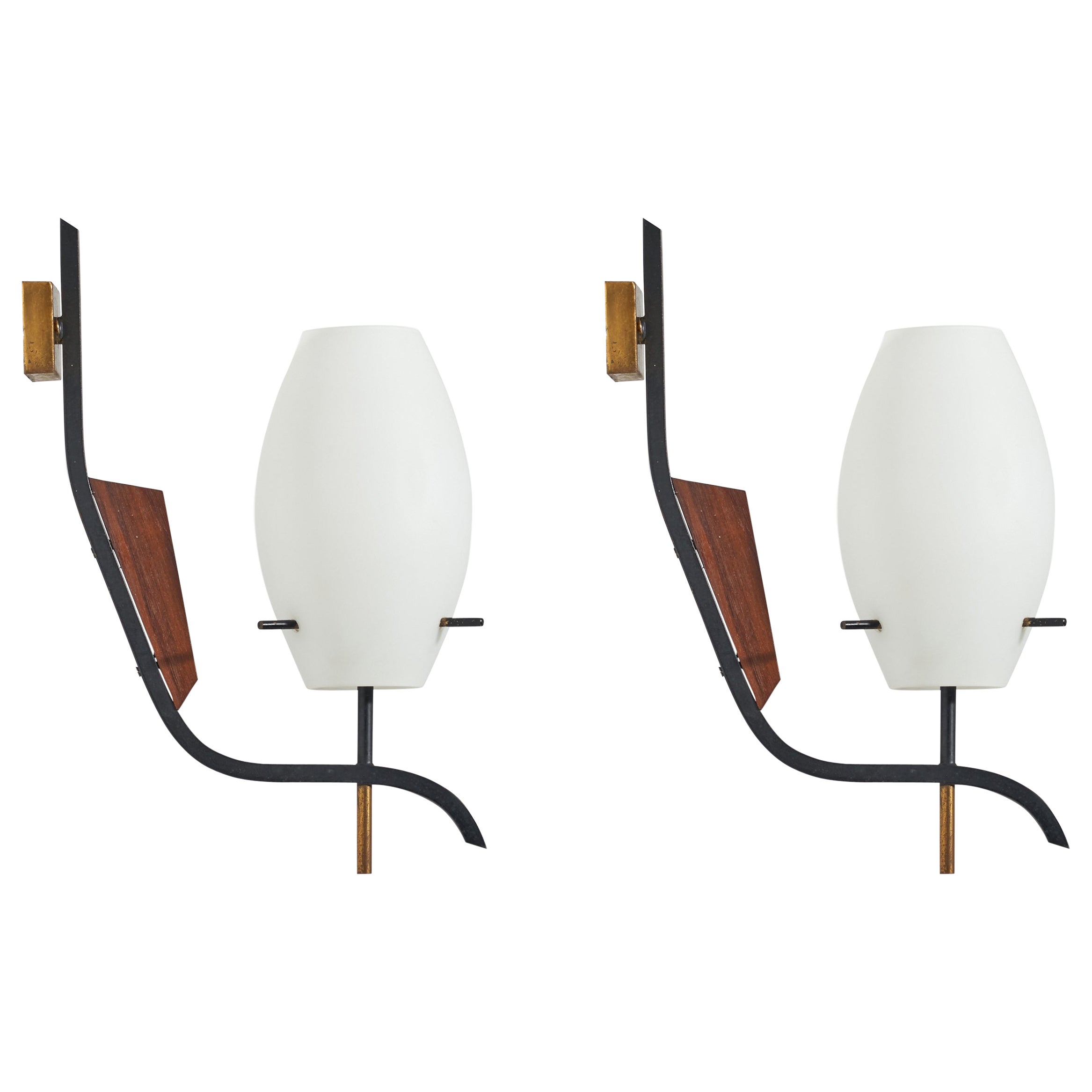 Designer italiano, lampade, ottone, metallo, teak, vetro, Italia, anni '50 in vendita