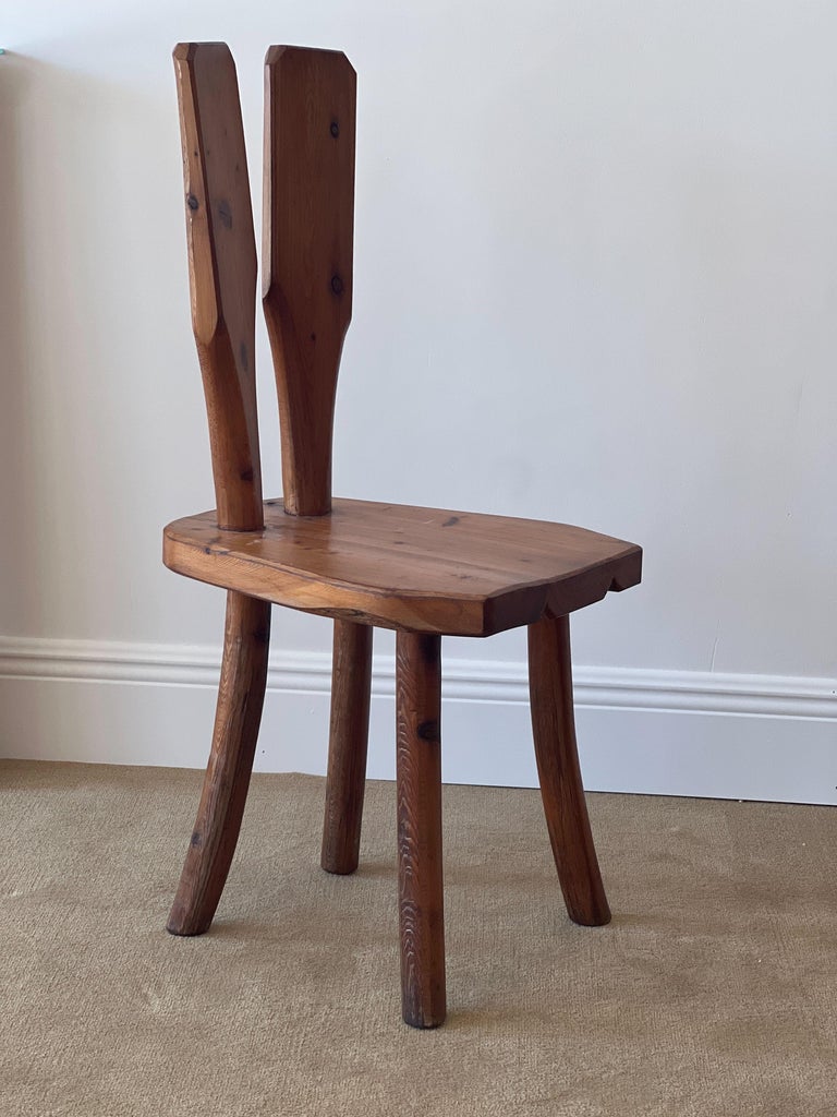 A solid pine side chair or dining chair of the Turin school, produced in Italy, c. 1950.