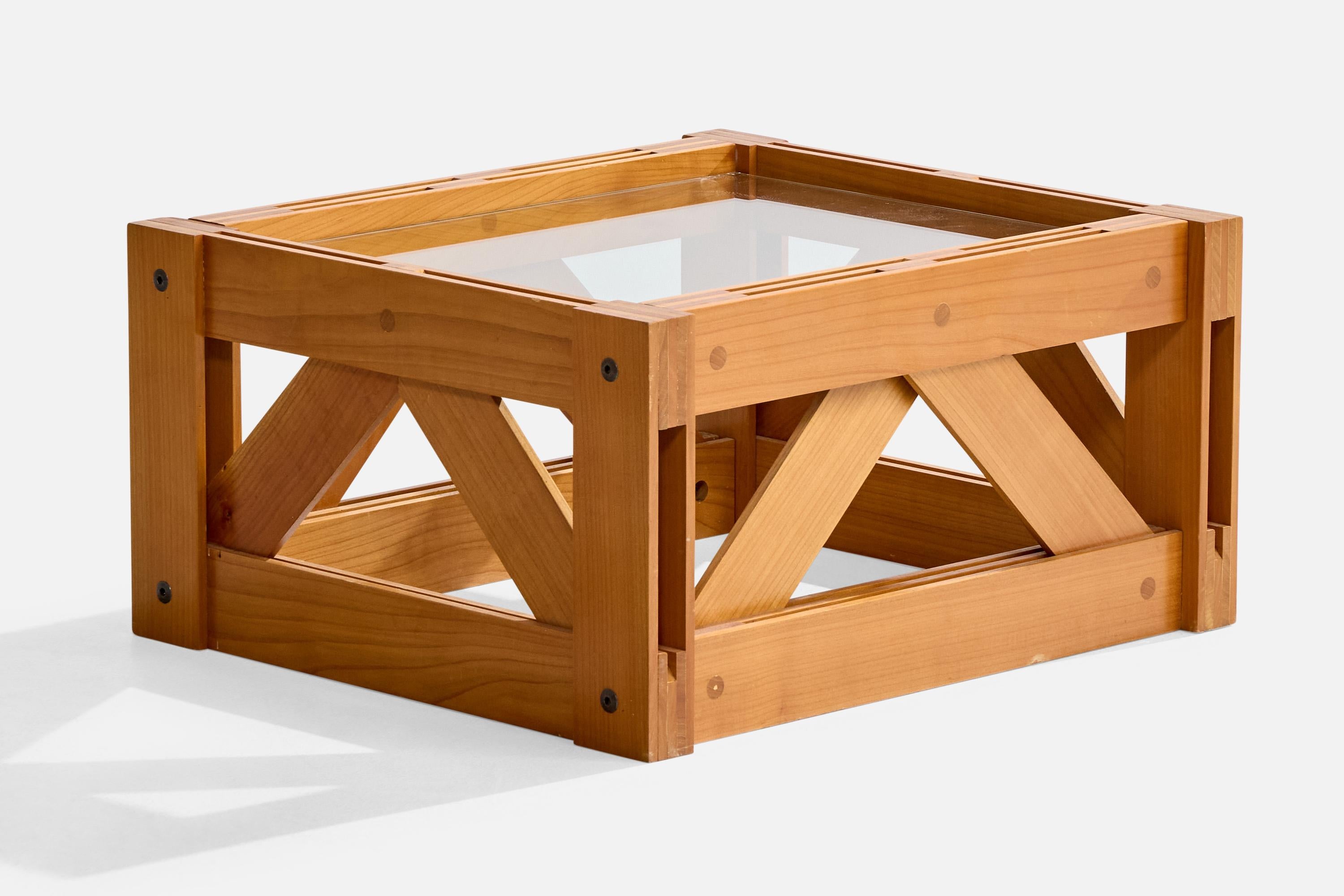 Table d'appoint ou table basse en bois de cerisier et verre, conçue et fabriquée en Italie, C.C..

Dimensions globales (pouces) : 11.5 
