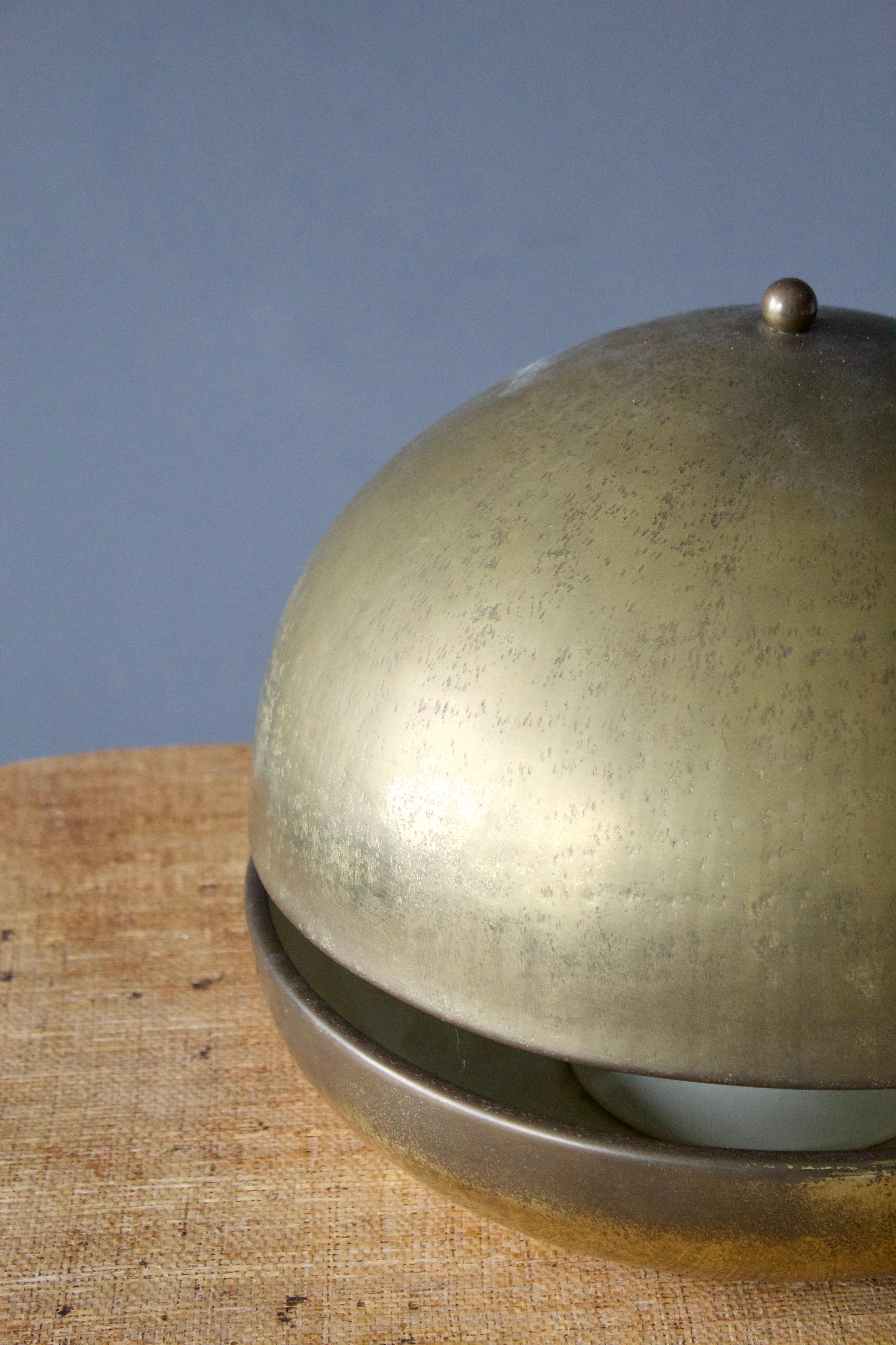 Italian Designer, Sizable Table Lamp, Brass, Italy, 1960s In Good Condition In High Point, NC