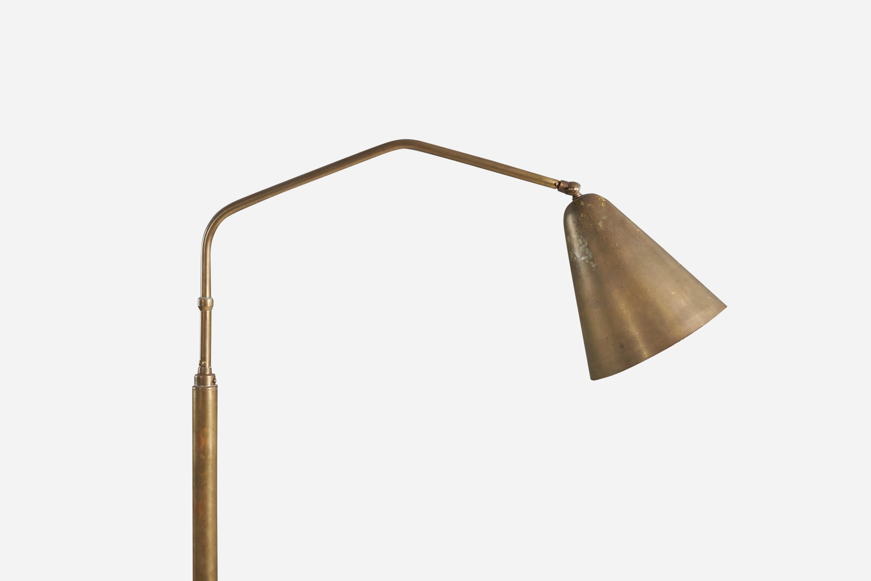 Italian Designer, Adjustable Floor Lamp, Brass, Italy, 1950s In Good Condition For Sale In High Point, NC