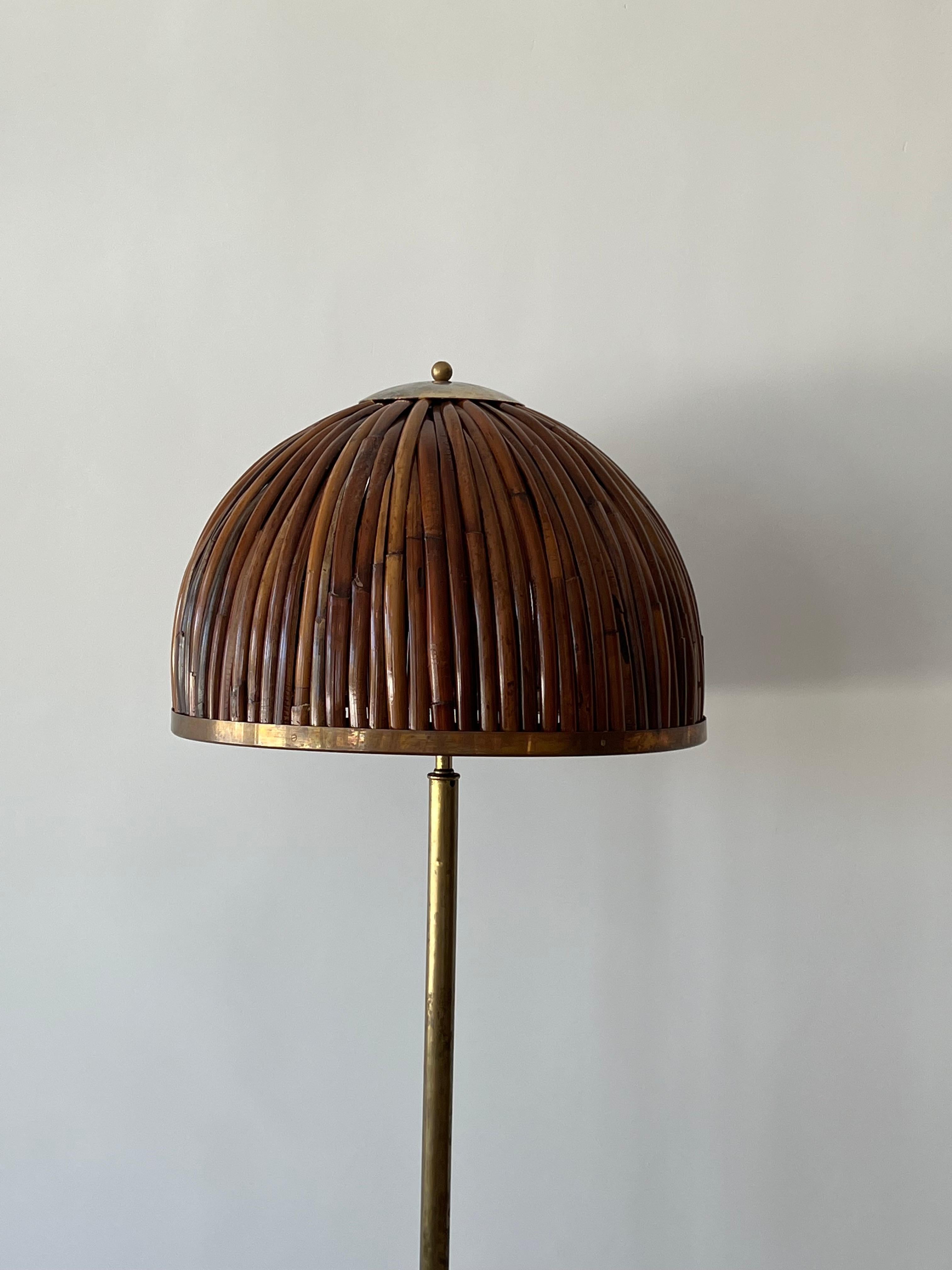Italian Designer, Sizeable Floor Lamp, Brass, Bamboo, Italy, 1960s In Good Condition In High Point, NC