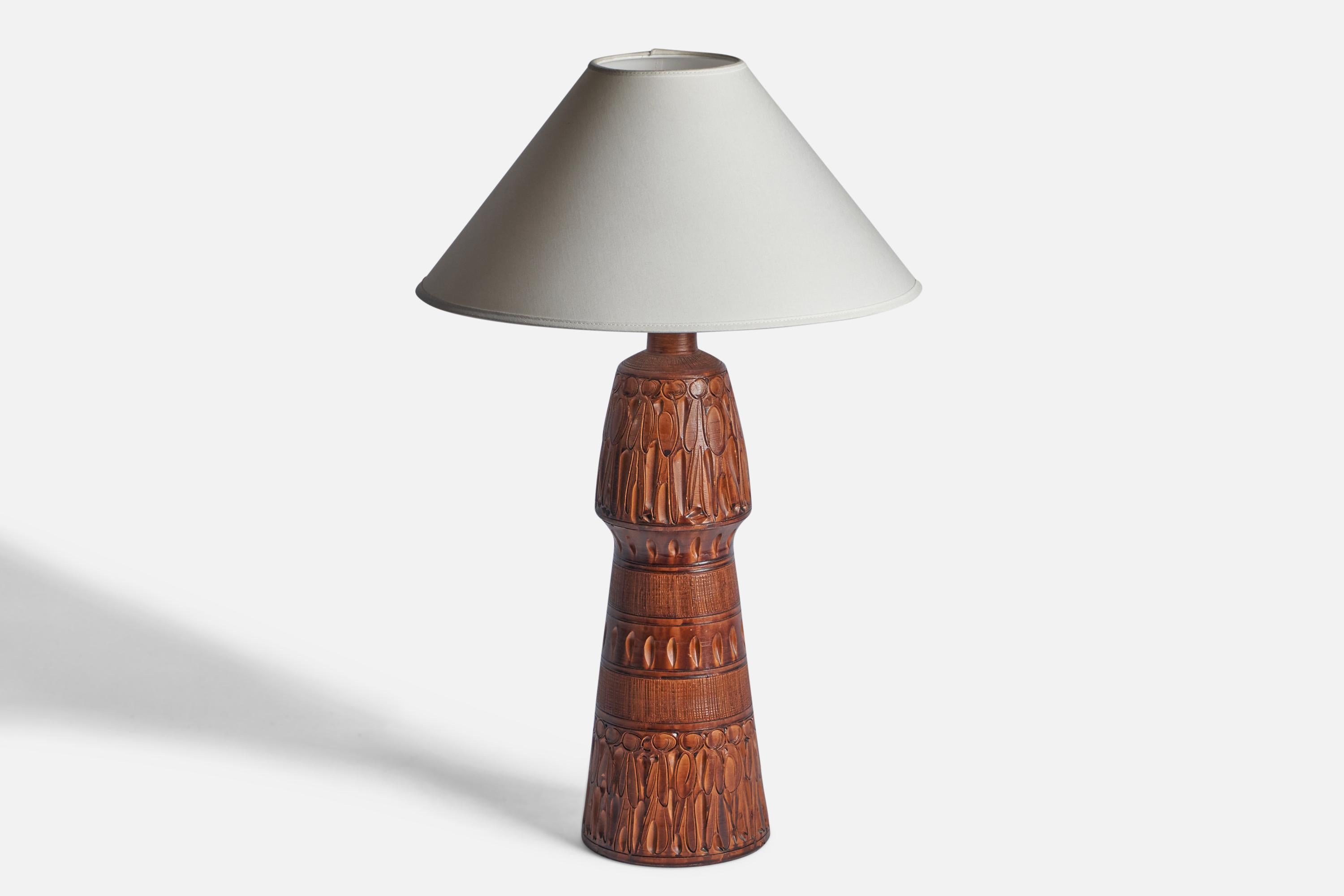 Mid-Century Modern Italian Designer, Sizeable Table Lamp, Ceramic, Italy, 1960s For Sale