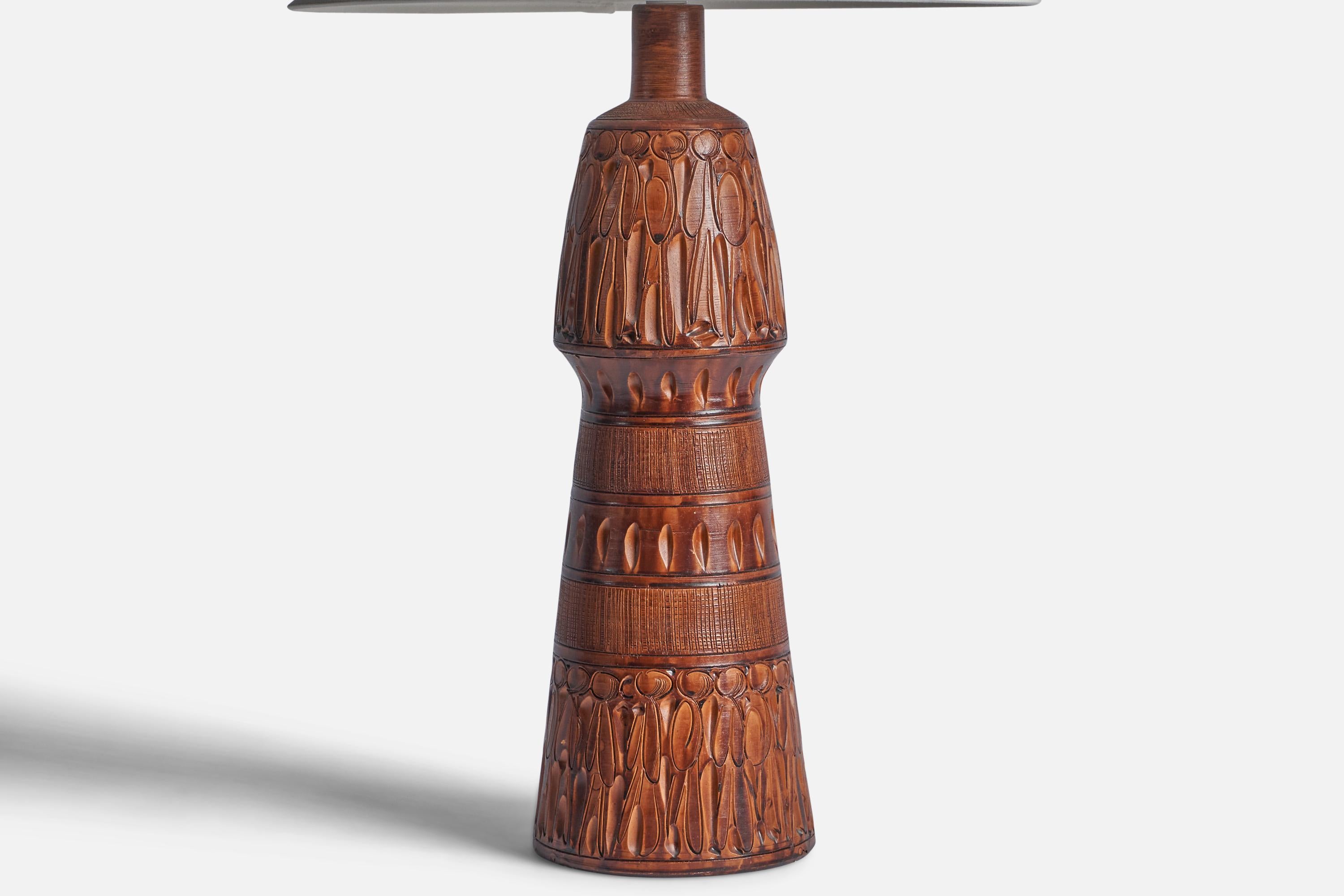 Italienische Designerin, große Tischlampe, Keramik, Italien, 1960er Jahre im Zustand „Gut“ im Angebot in High Point, NC