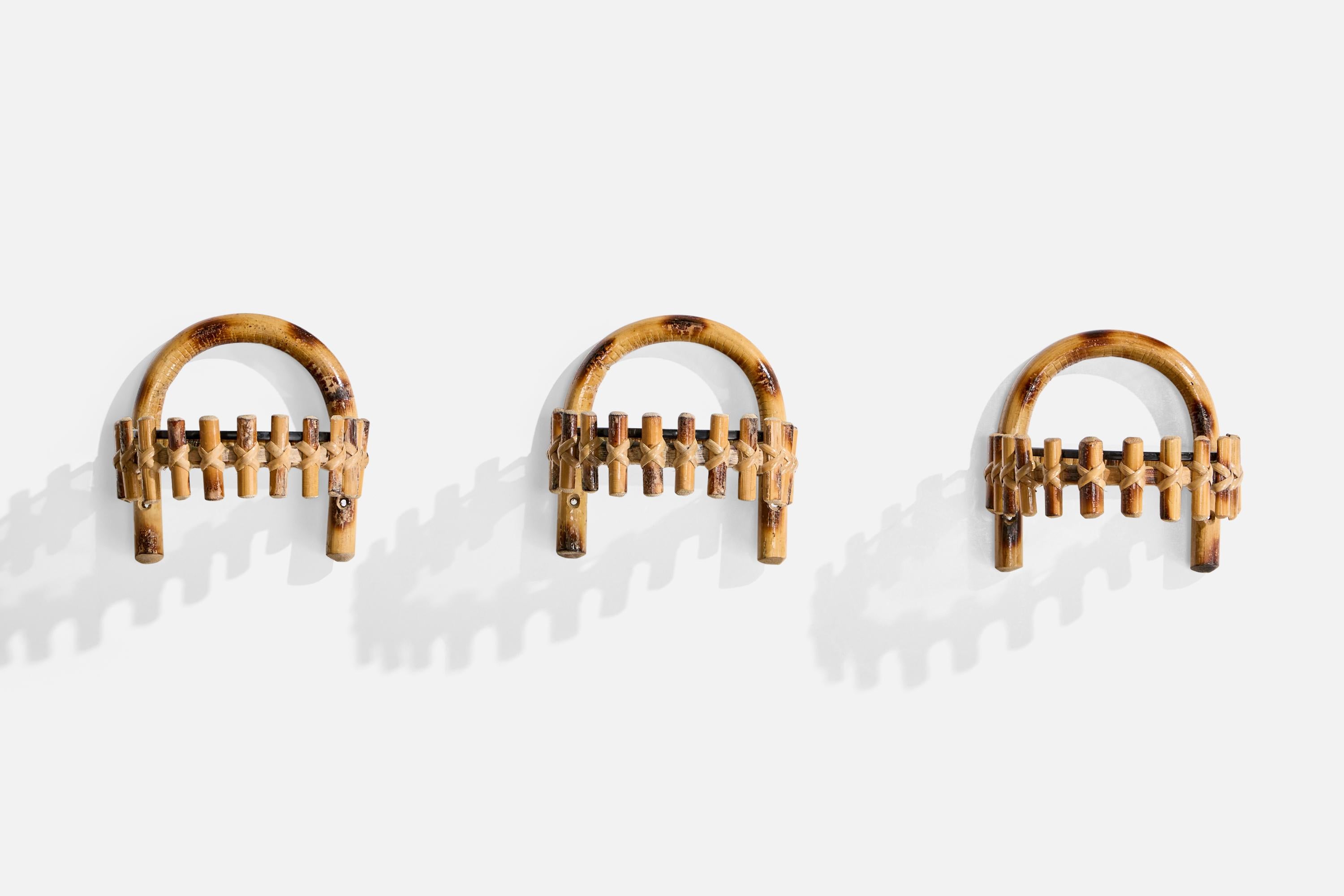 Mid-Century Modern Italian Designer, Small Wall Shelves, Bamboo, Rattan, Glass, Italy, 1960s For Sale