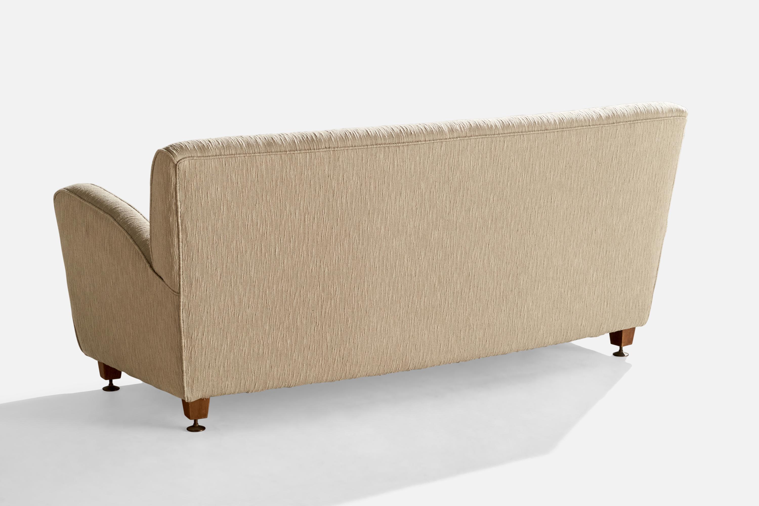 Italian Designer, Sofa, Fabric, Wood, Brass, Italy, 1940s In Good Condition For Sale In High Point, NC