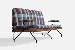 Designer italiano, divano, metallo, legno, tessuto, Italia, anni ’60