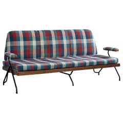 Designer italiano, divano, metallo, legno, tessuto, Italia, anni ’60