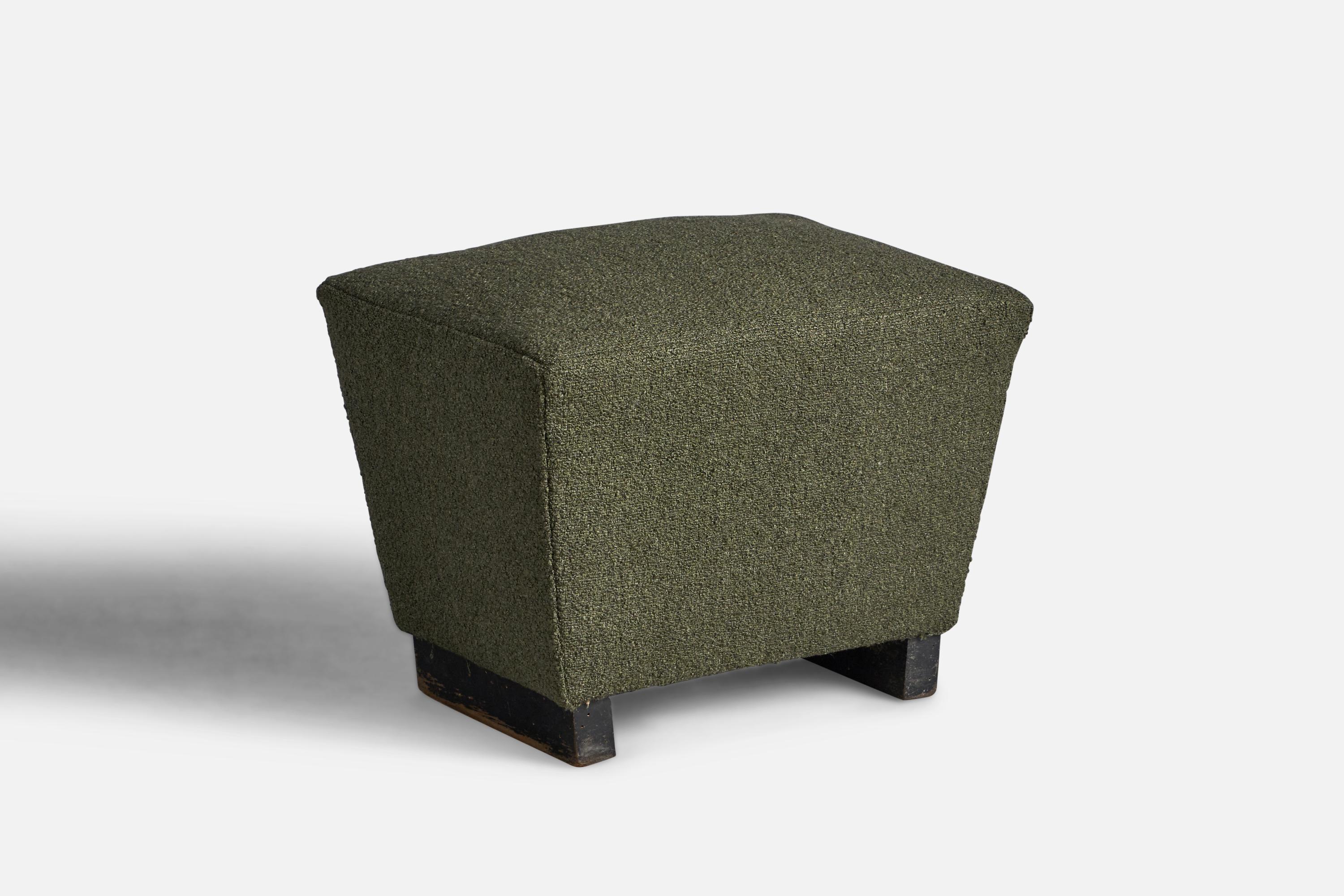 A black-lacquered wood and green bouclé fabric stool, designed and produced in Italy, 1930s.
Condition: Reupholstered in brand new bouclé fabric.