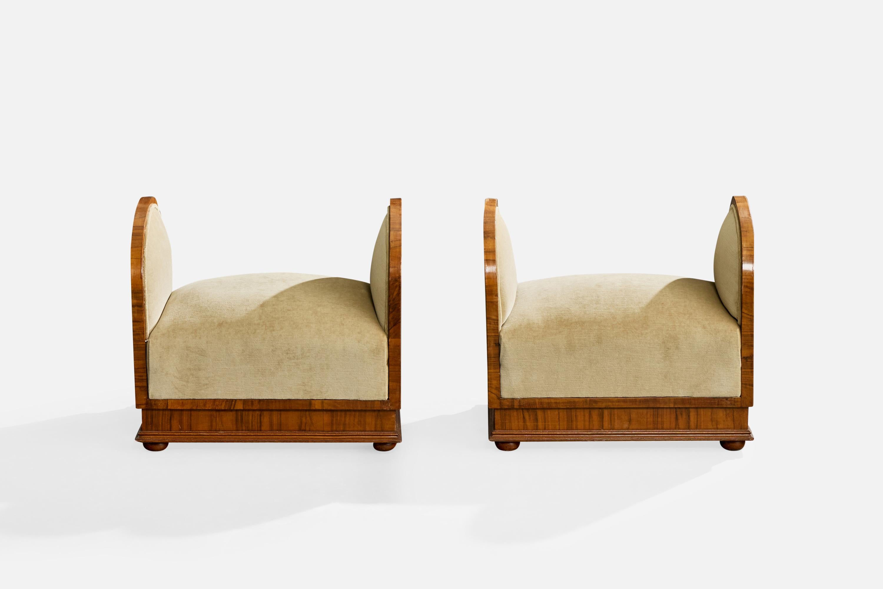 Italian Designer, Stools, Walnut, Fabric, Italy, 1930s (Moderne der Mitte des Jahrhunderts) im Angebot