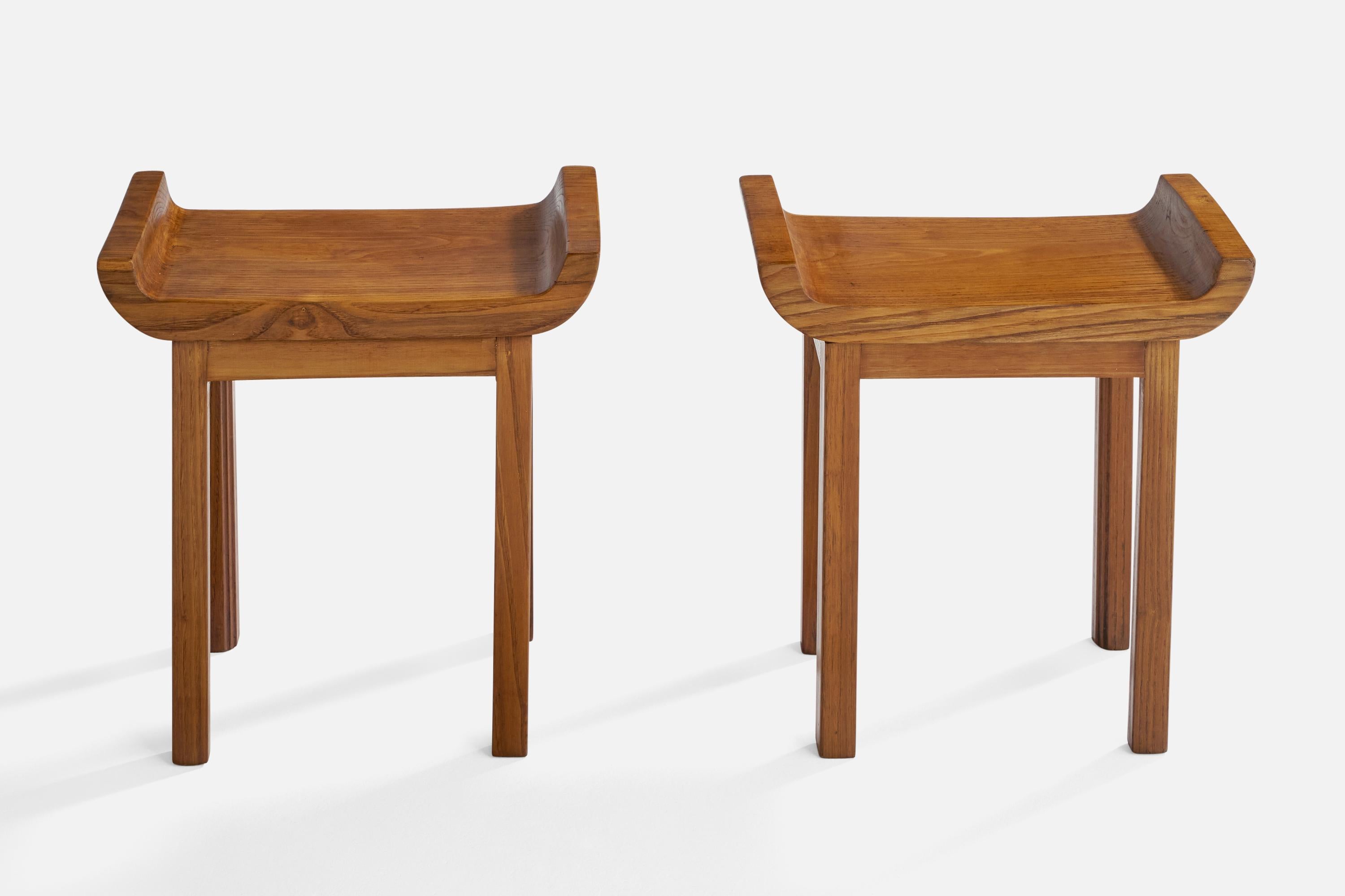 Italian Designer, Stools, Walnut, Italy, 1930s In Good Condition For Sale In High Point, NC