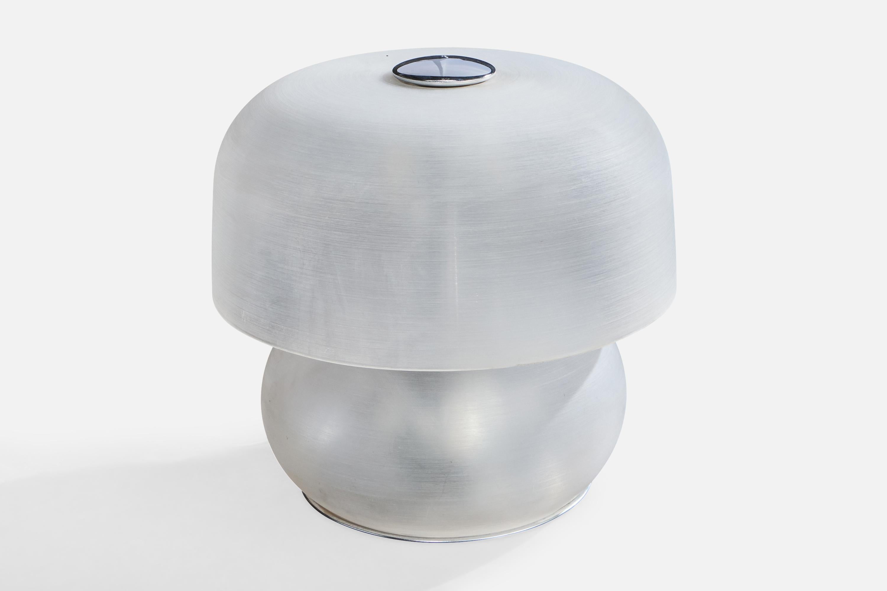 Mid-Century Modern Italian Designer, Table Lamp, Acrylic, Chrome, Italy, 1970s For Sale