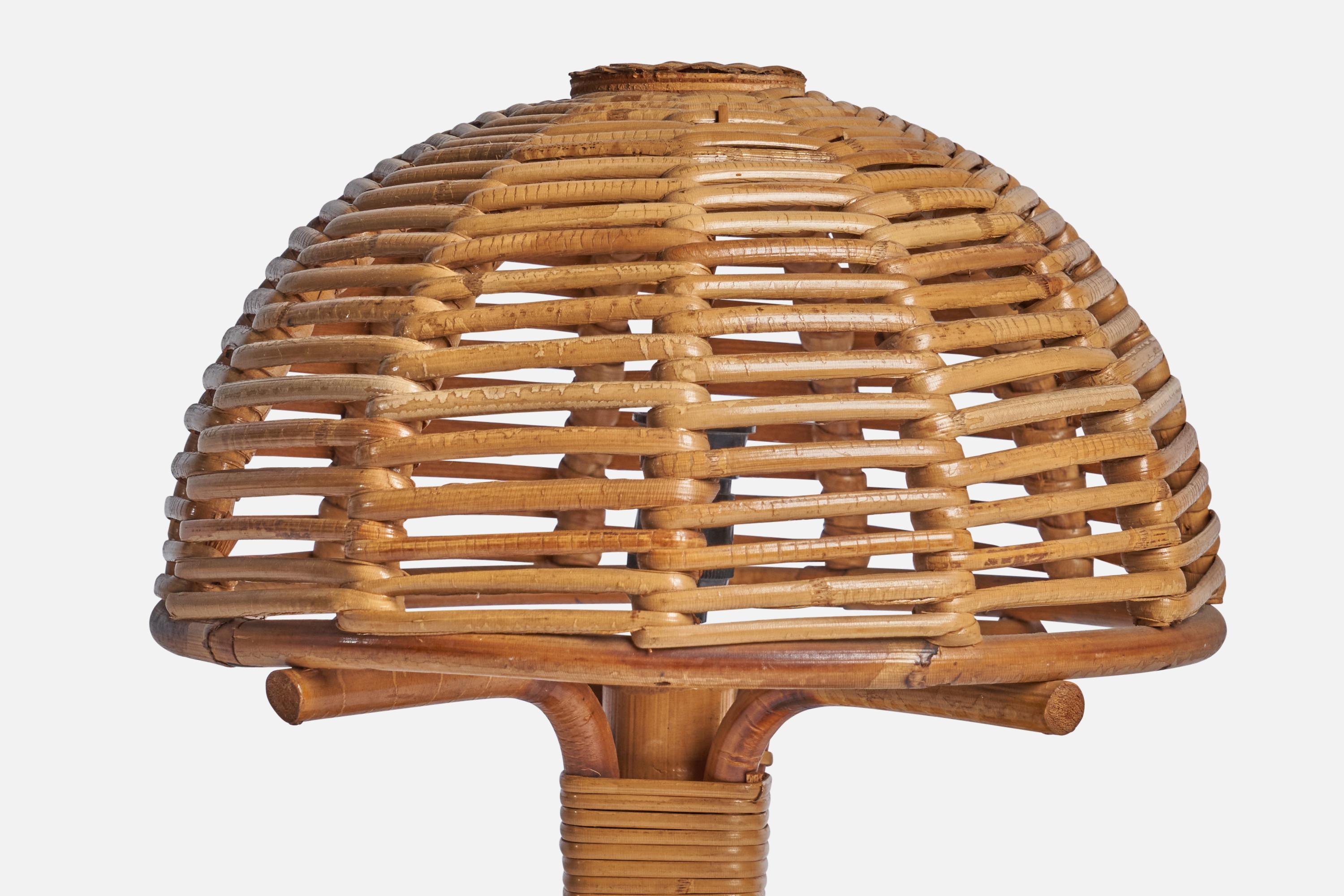 Italian Designer, Table Lamp, Bamboo, Rattan, Italy, 1970s In Good Condition For Sale In High Point, NC