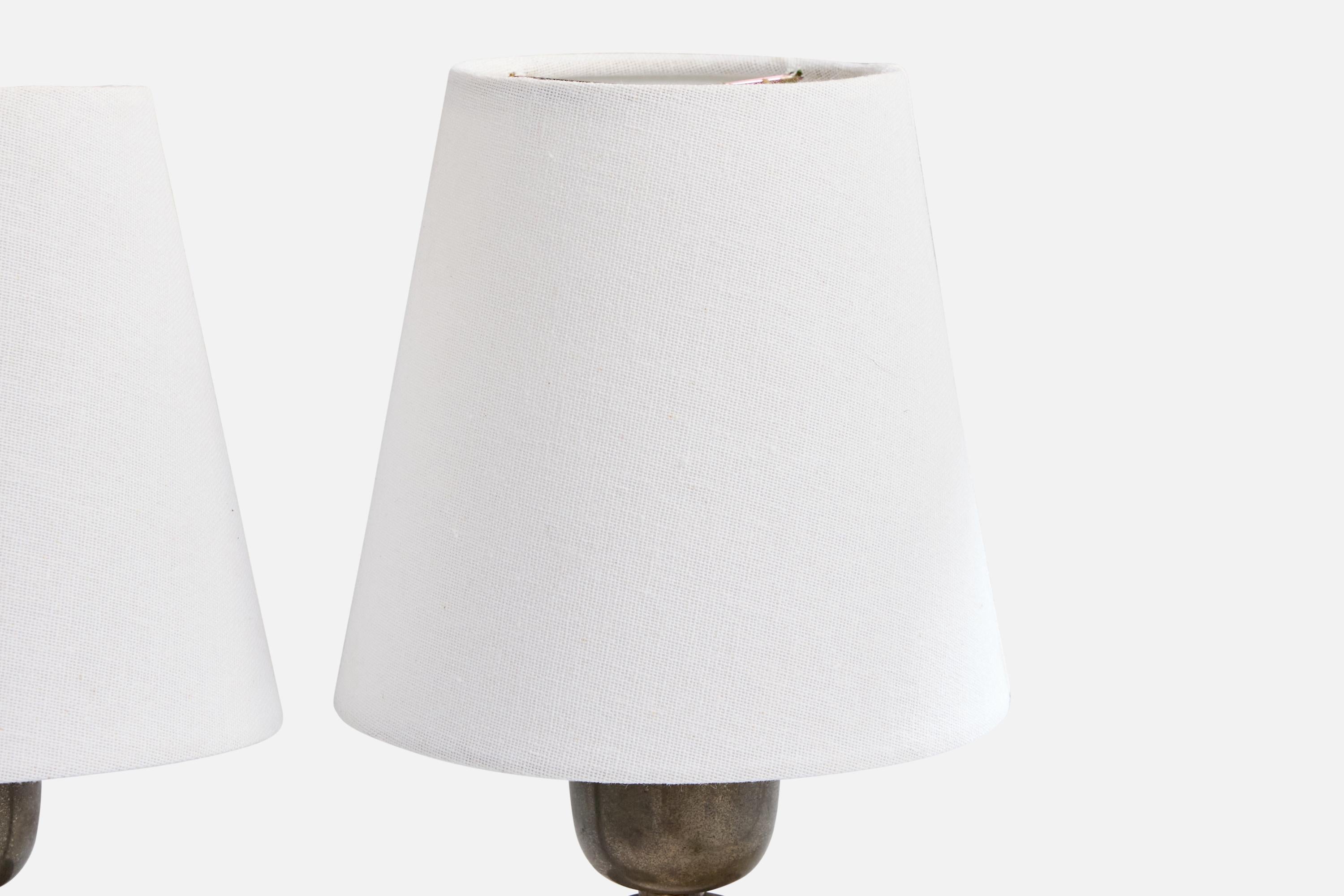 Lampada da tavolo di design italiano, ottone, acrilico, tessuto, Italia, anni '50 in vendita 1