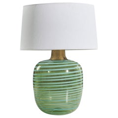 Diseñador italiano, lámpara de mesa, latón, cristal azul y verde, Italia, años 70