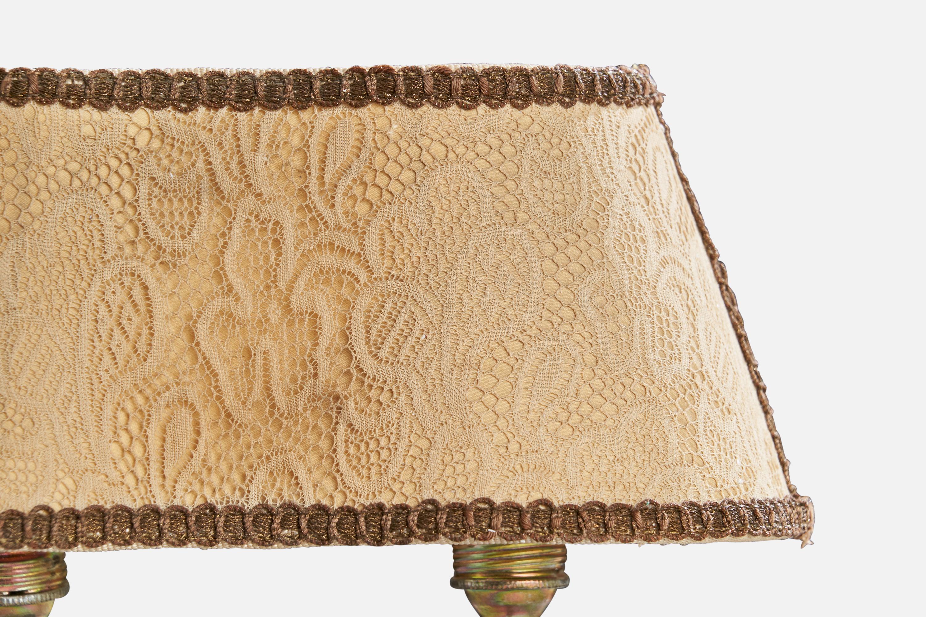 Ottone Lampada da tavolo di design italiano, ottone, tessuto, Italia, anni '40 in vendita