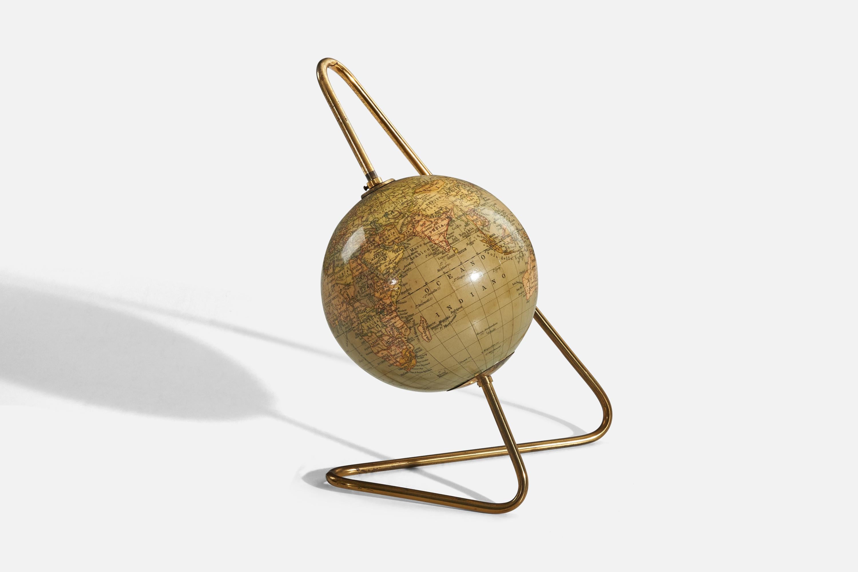 A brass and fiberglass table lamp, designed and produced by an Italian designer, Italy, 1950s.

